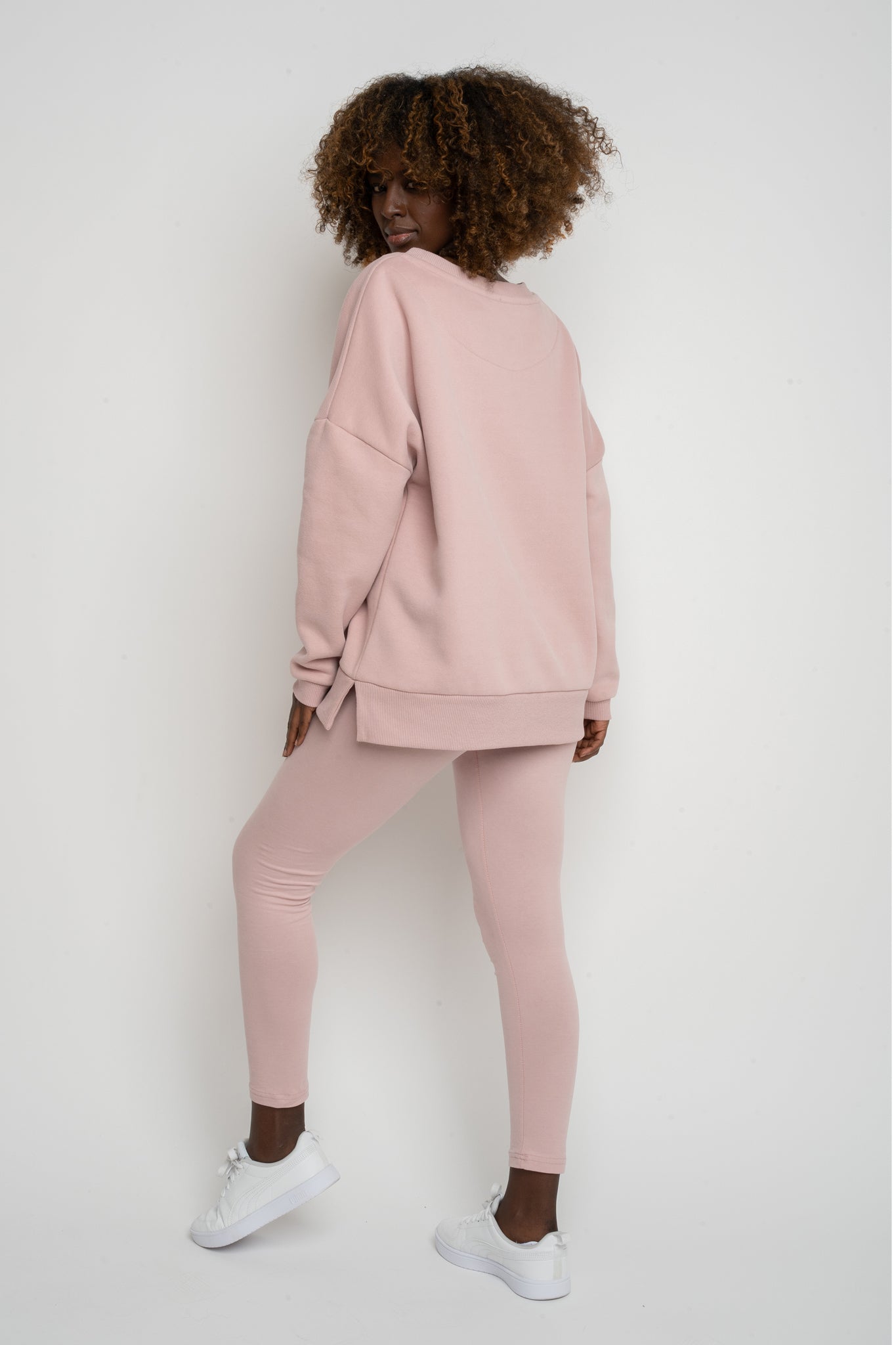 BLUZA OVERSIZE Z SZEROKIM DEKOLTEM JANORÓŻOWA  - MULL