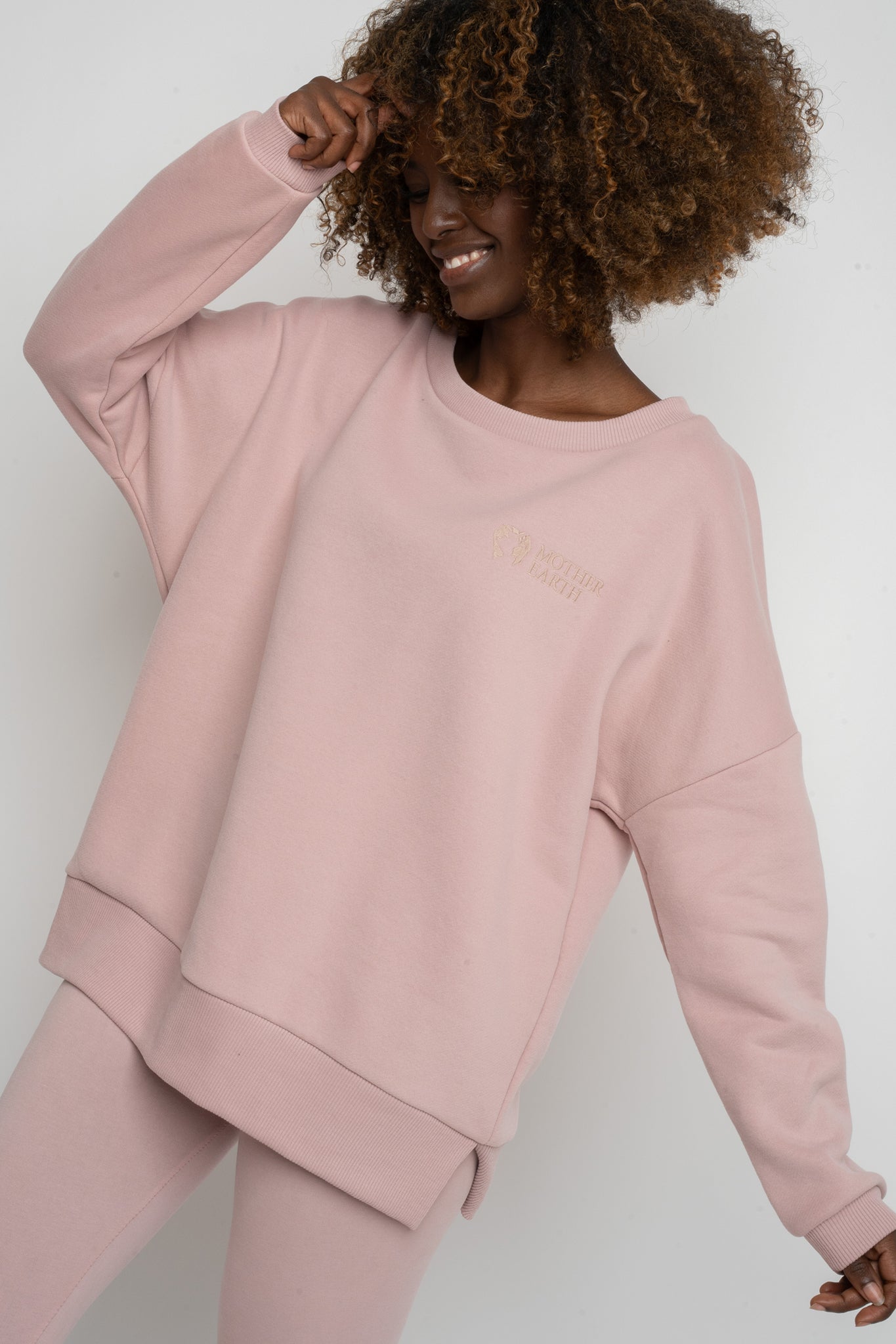 BLUZA OVERSIZE Z SZEROKIM DEKOLTEM JANORÓŻOWA  - MULL