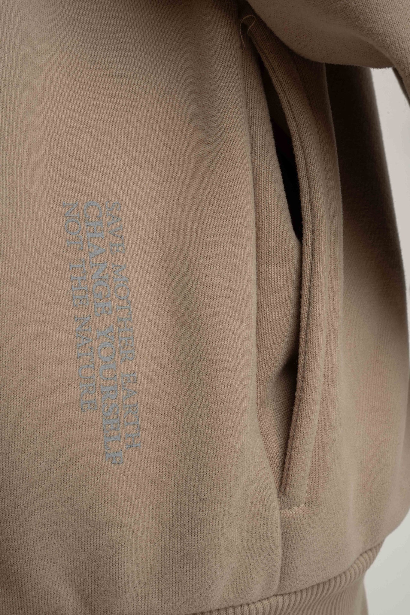 BLUZA Z KAPTUREM ROZPINANA JASNOBRĄZOWA - NIKO