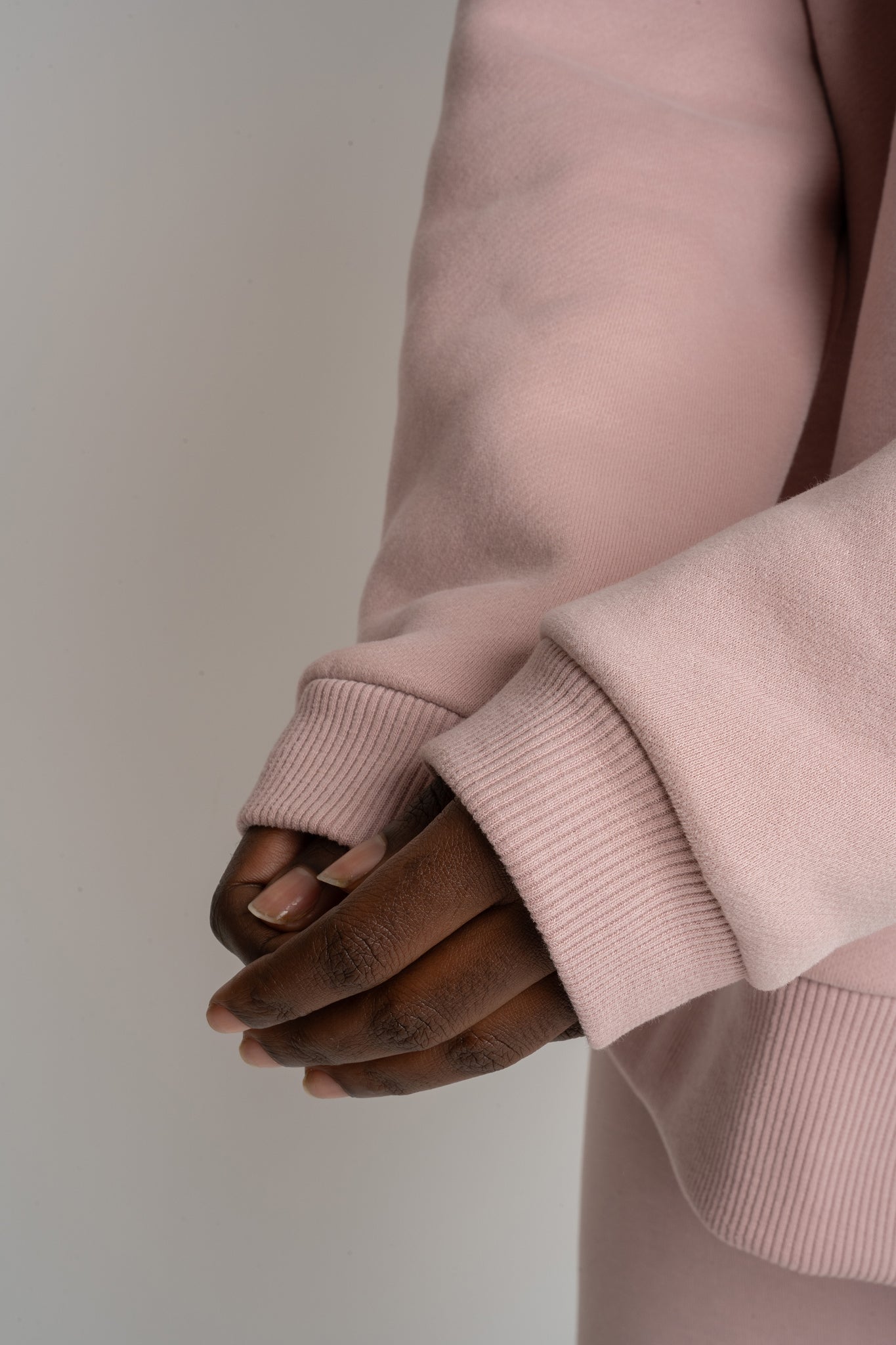 BLUZA OVERSIZE Z SZEROKIM DEKOLTEM JANORÓŻOWA  - MULL