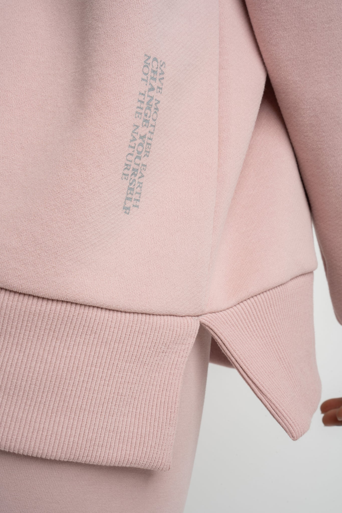 BLUZA OVERSIZE Z SZEROKIM DEKOLTEM JANORÓŻOWA  - MULL