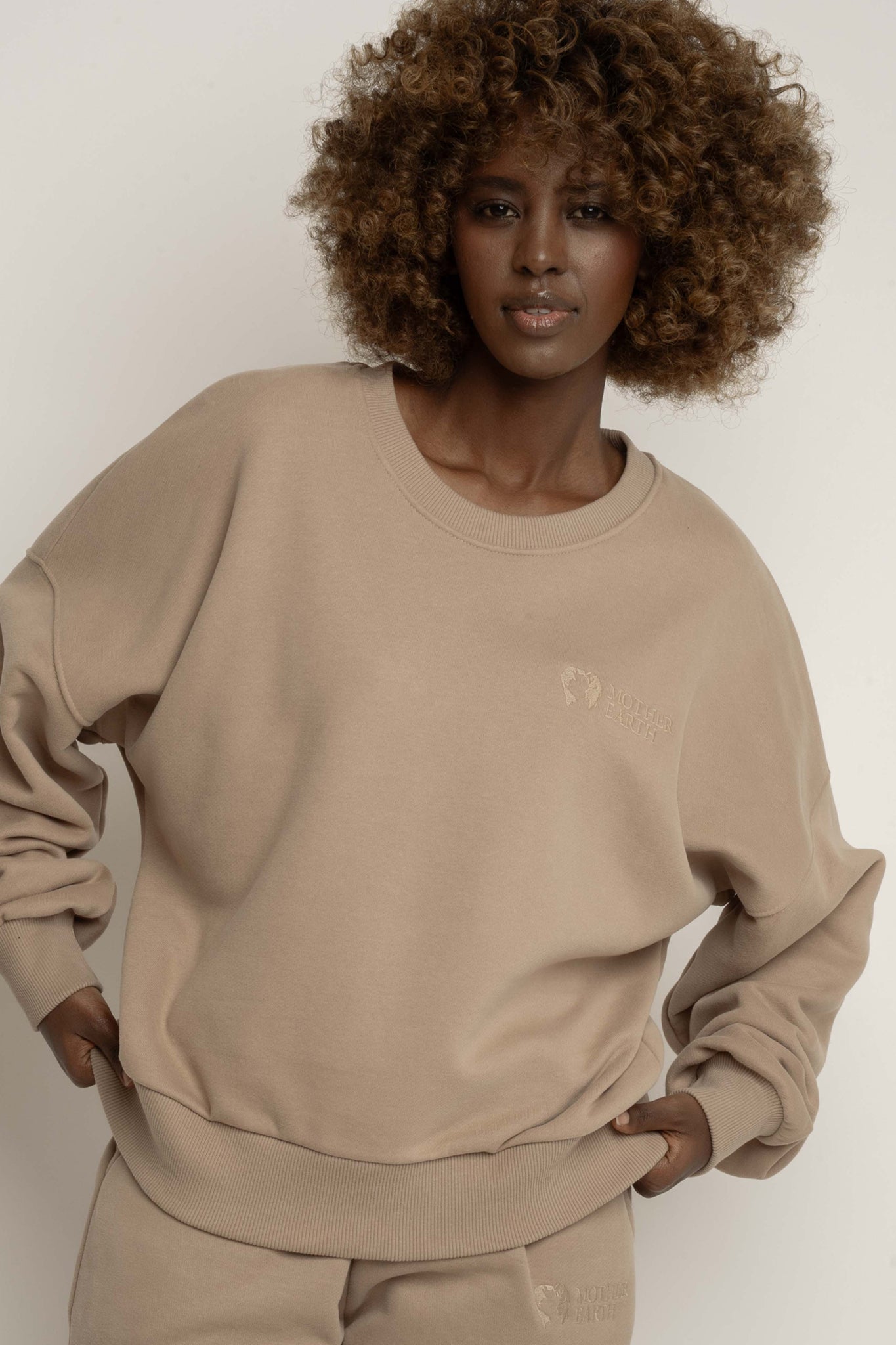 BLUZA TYPU CREWNECK JASNOBRĄZOWA - OZARK