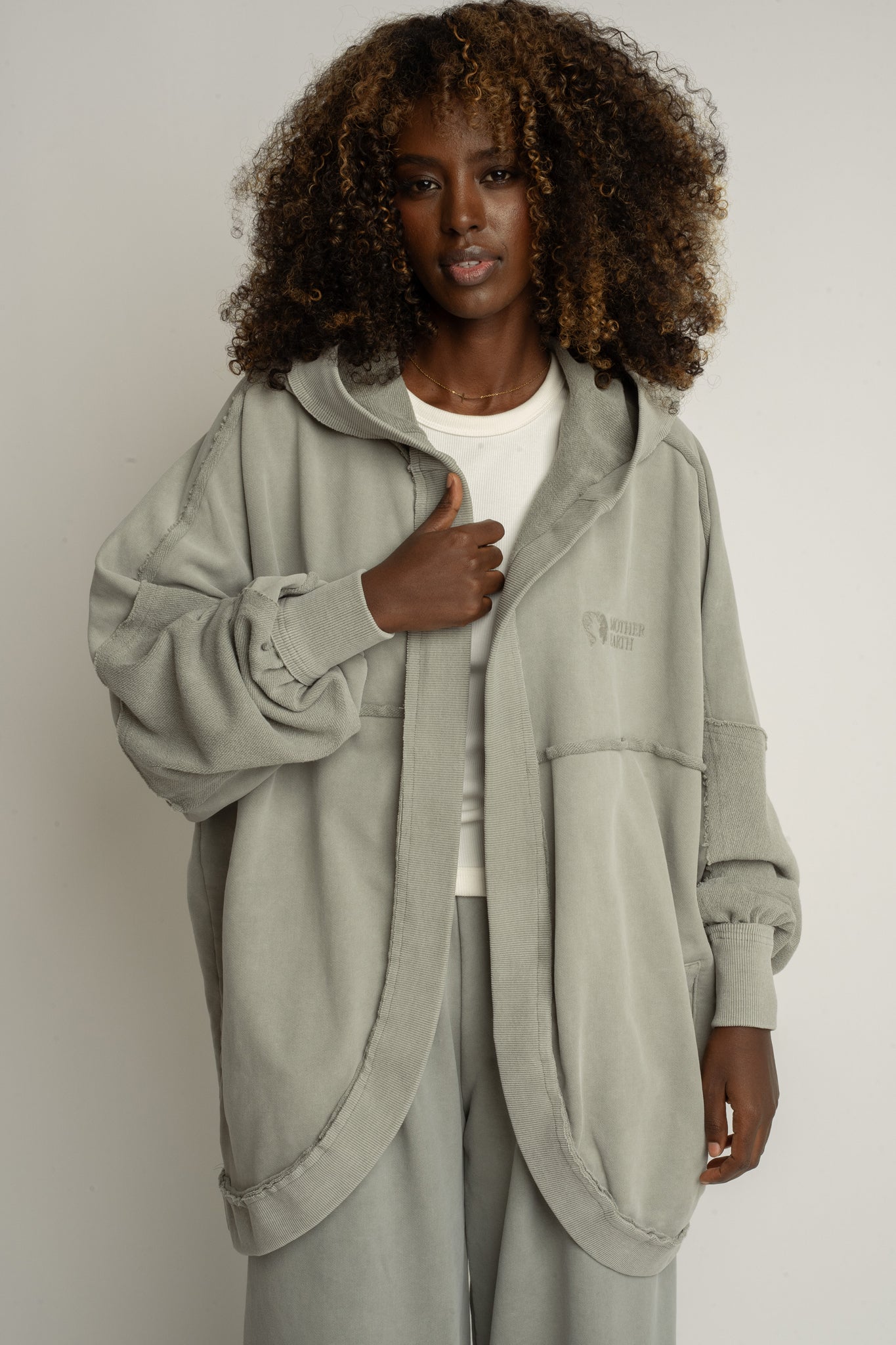 BLUZA Z EFEKTEM WASHED OLIWKOWA - LUND