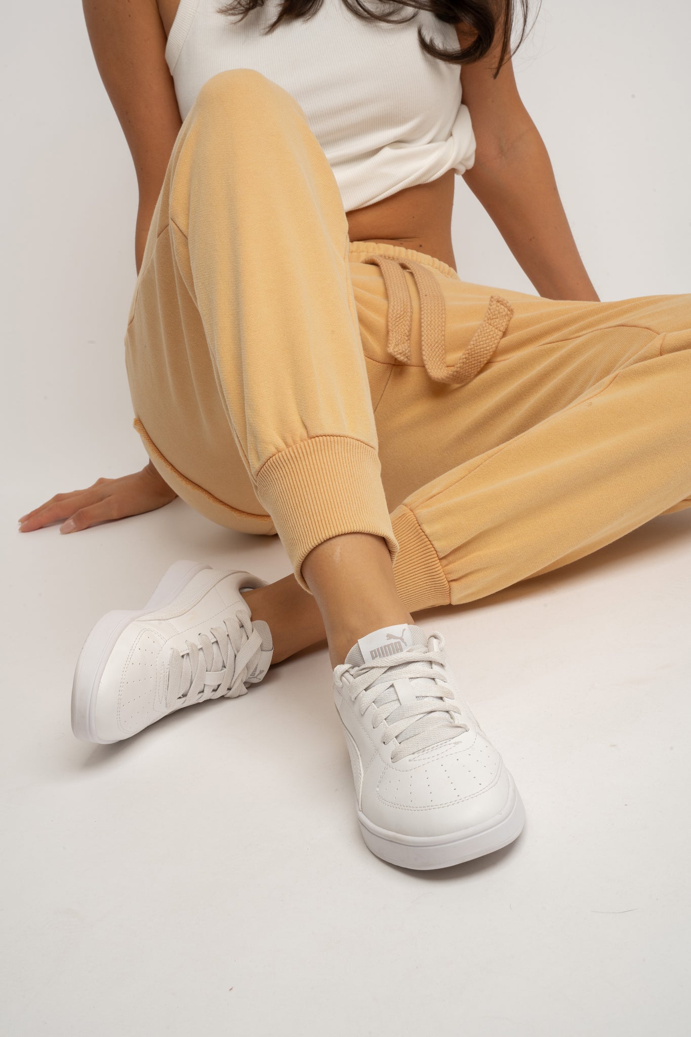 SPODNIE DRESOWE TYPU JOGGER Z EFEKTEM WASHED MUSZTARDOWE - ODENSE