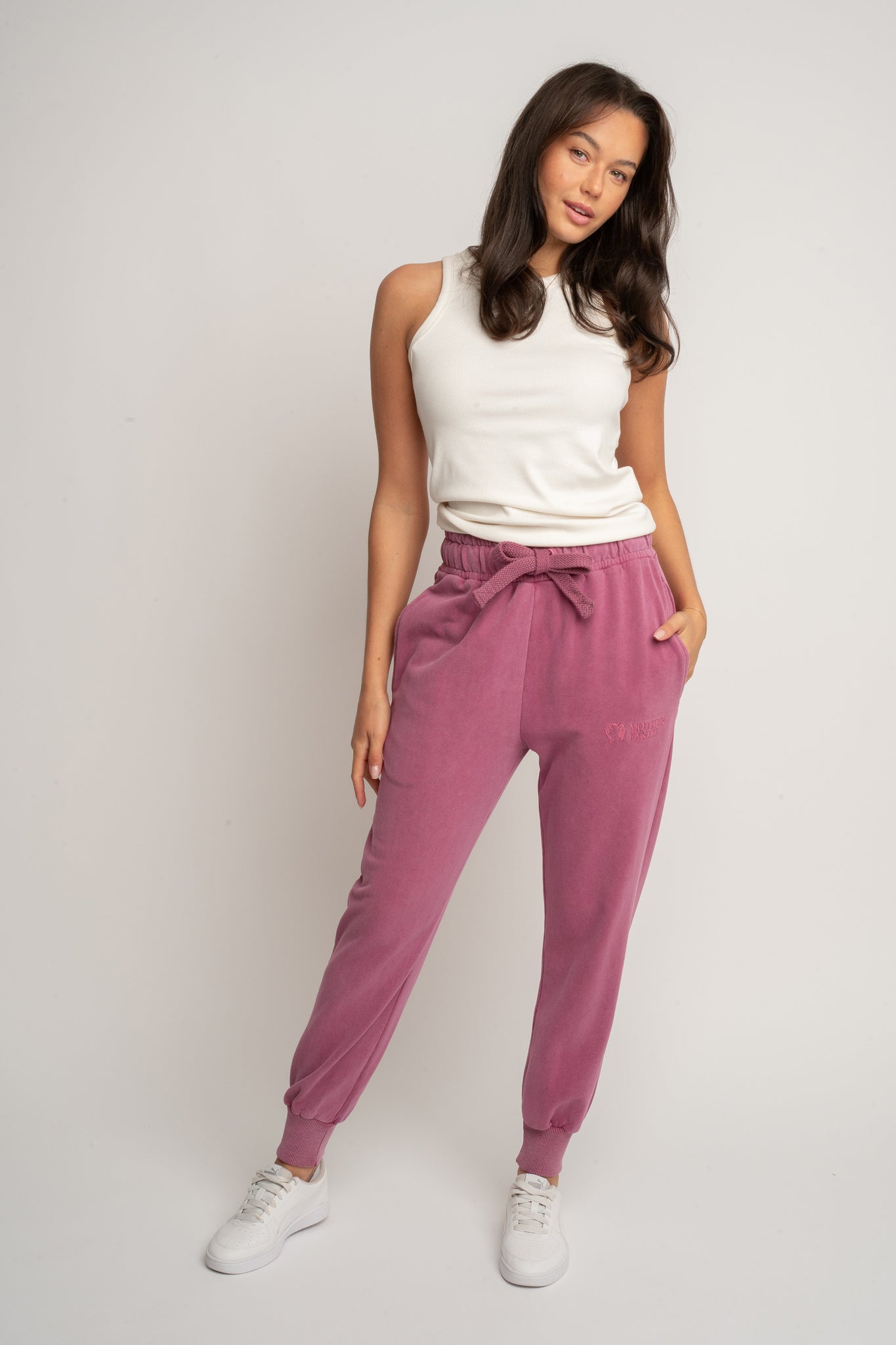 SPODNIE DRESOWE TYPU JOGGER Z EFEKTEM WASHED RÓŻOWE - ODENSE