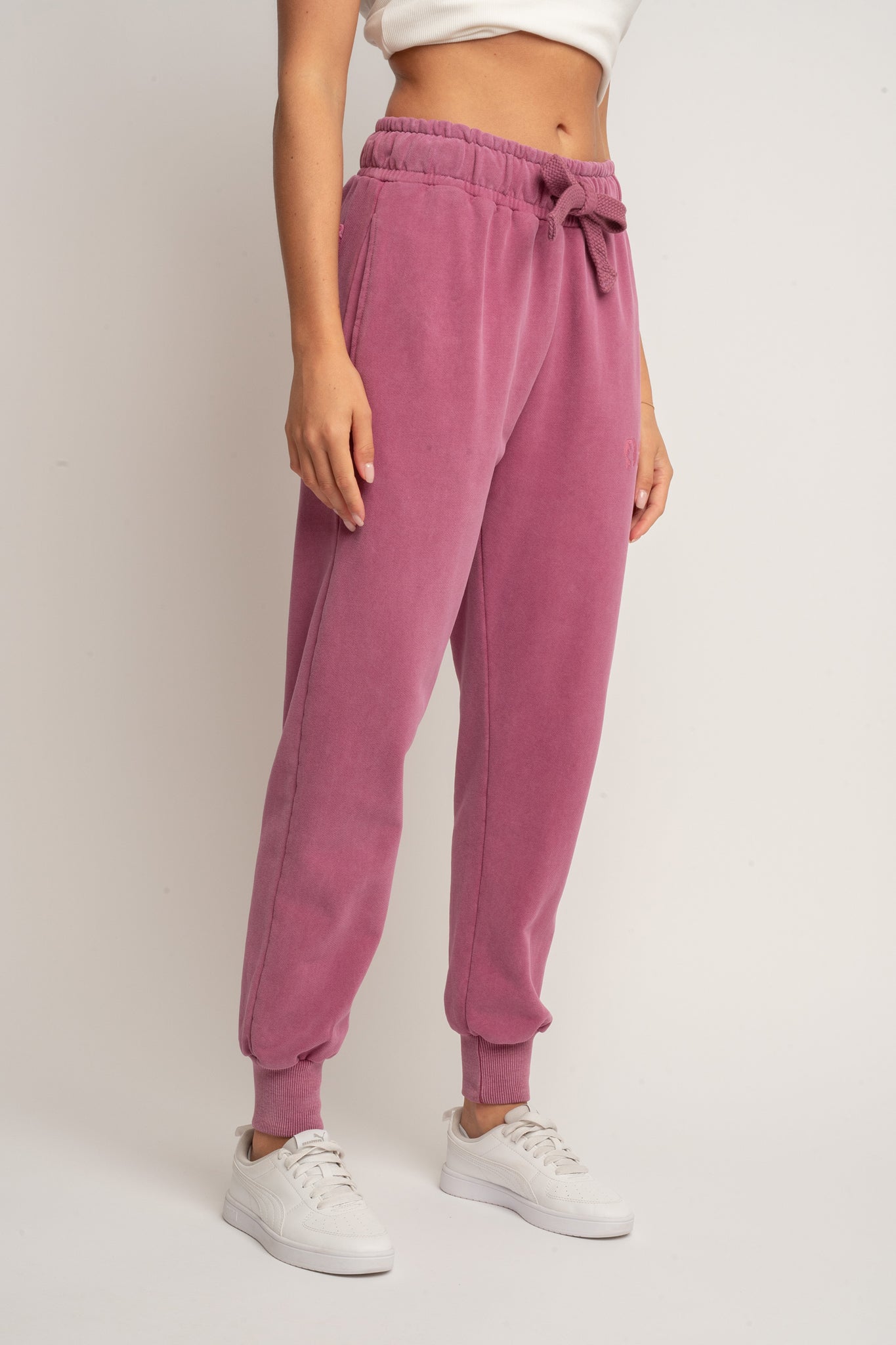SPODNIE DRESOWE TYPU JOGGER Z EFEKTEM WASHED RÓŻOWE - ODENSE