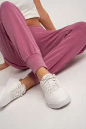 SPODNIE DRESOWE TYPU JOGGER Z EFEKTEM WASHED RÓŻOWE - ODENSE