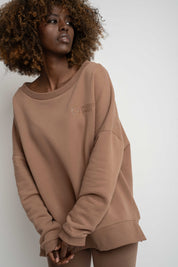 BLUZA OVERSIZE Z SZEROKIM DEKOLTEM 2nd DROP BRĄZOWA - MULL