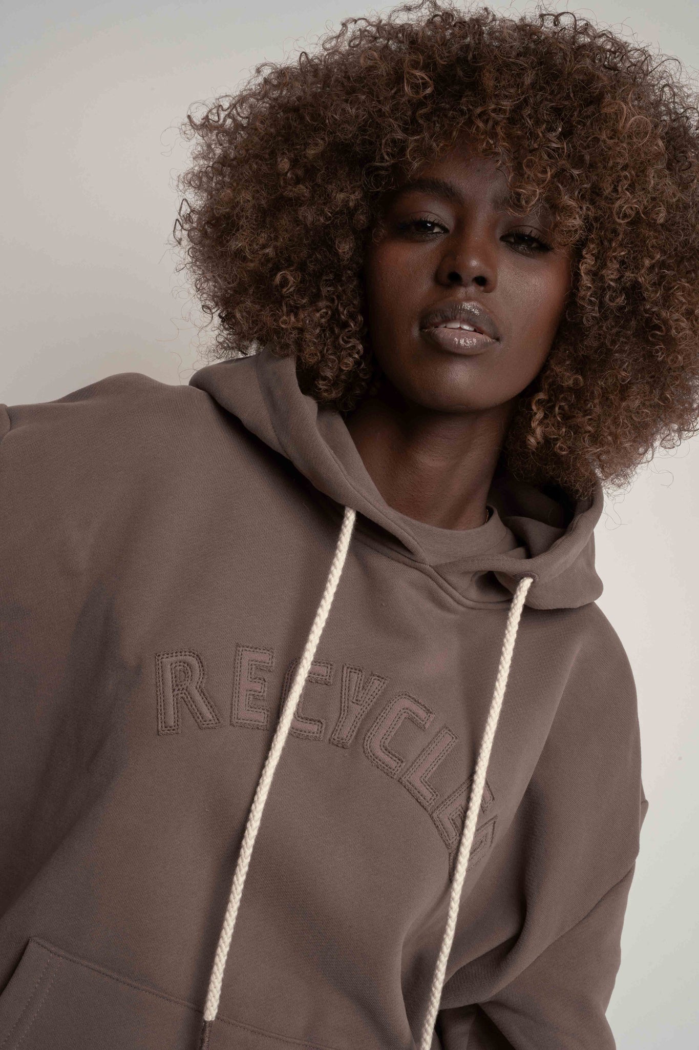 CAPPUCCINO HOODIE - MOHELI RECYCLED