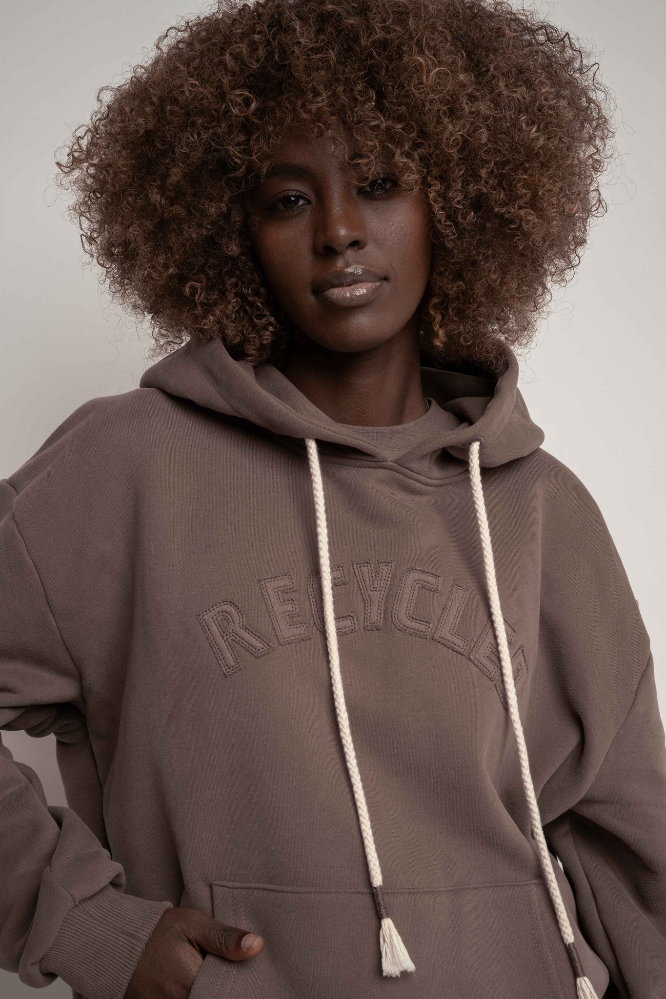 CAPPUCCINO HOODIE - MOHELI RECYCLED