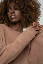 BLUZA O KROJU REGULAR FIT Z DŁUŻSZYM TYŁEM 2nd DROP BRĄZOWA  - COOK