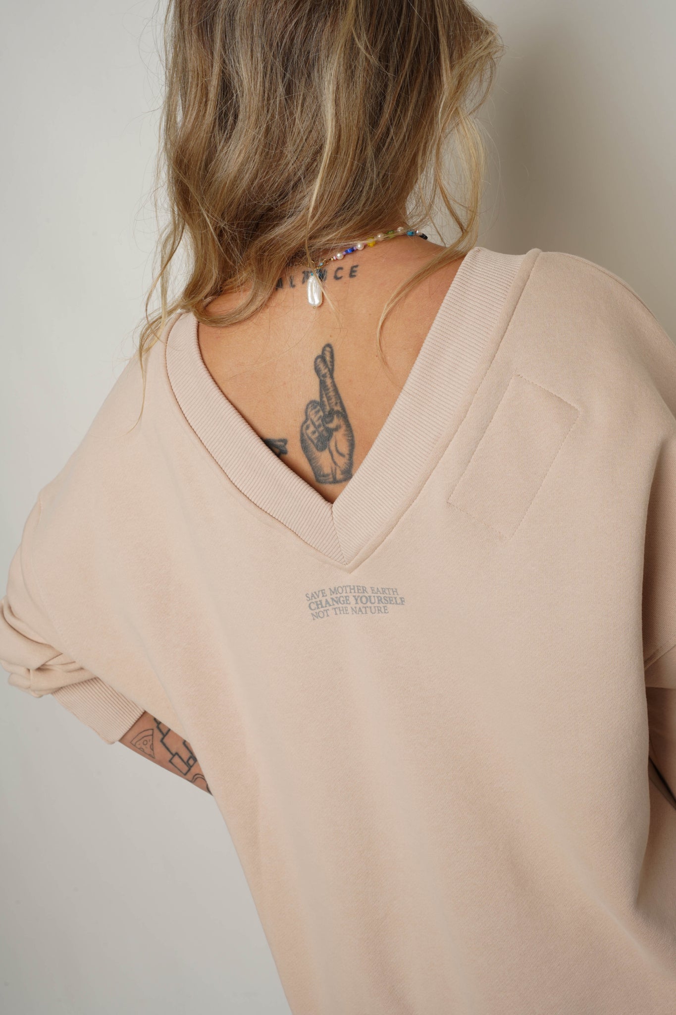 OVERSIZE BEIGE NECKLINE SWEATSHIRT - BISCOE