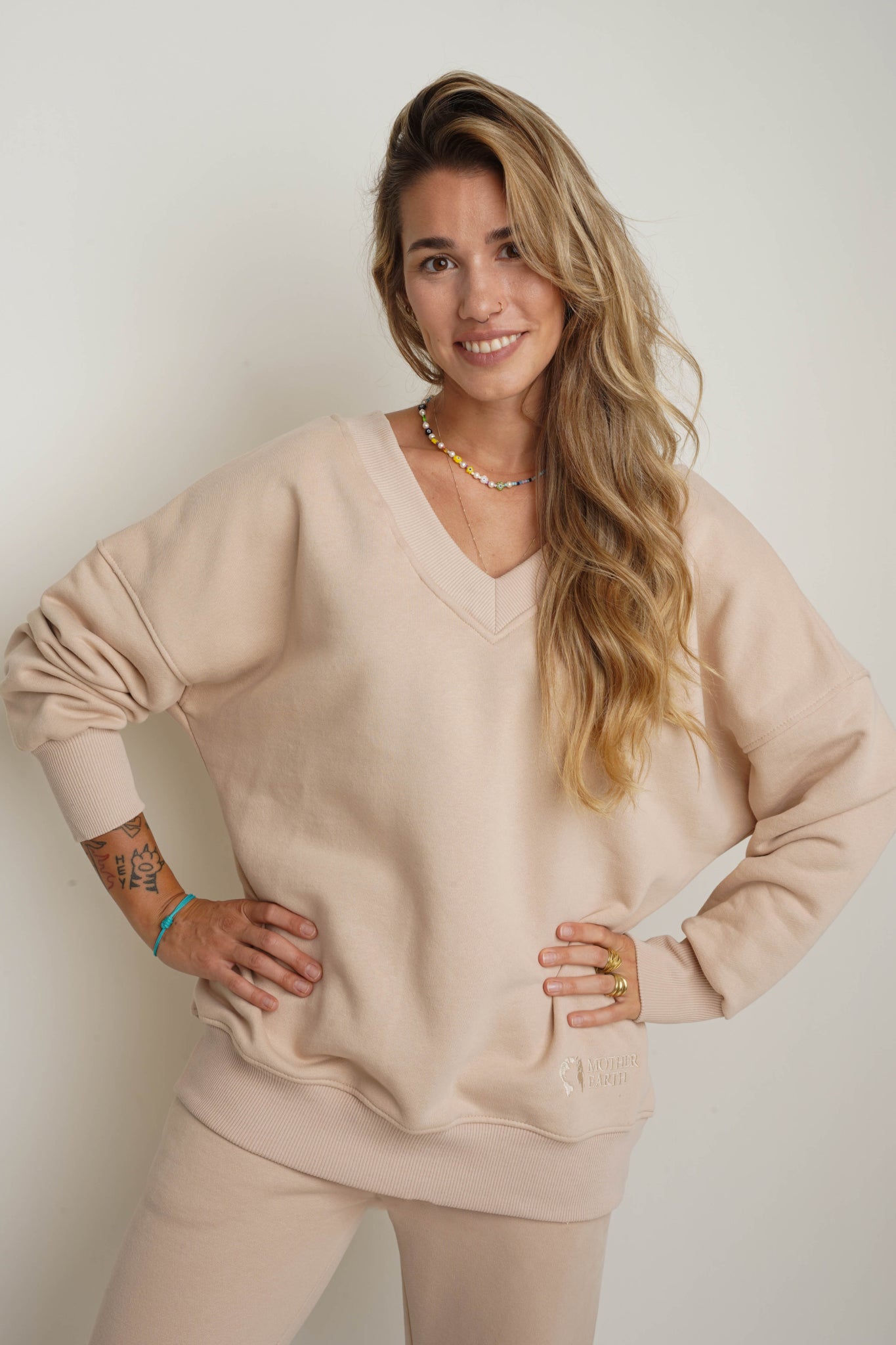 OVERSIZE BEIGE NECKLINE SWEATSHIRT - BISCOE