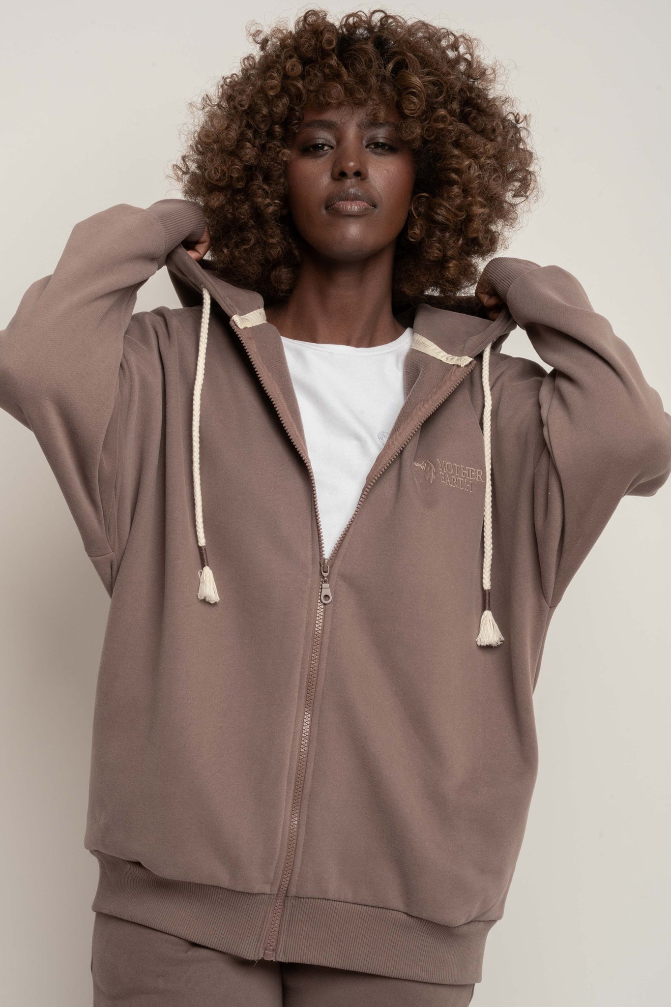 BLUZA Z KAPTUREM ROZPINANA CAPPUCCINO - NIKO
