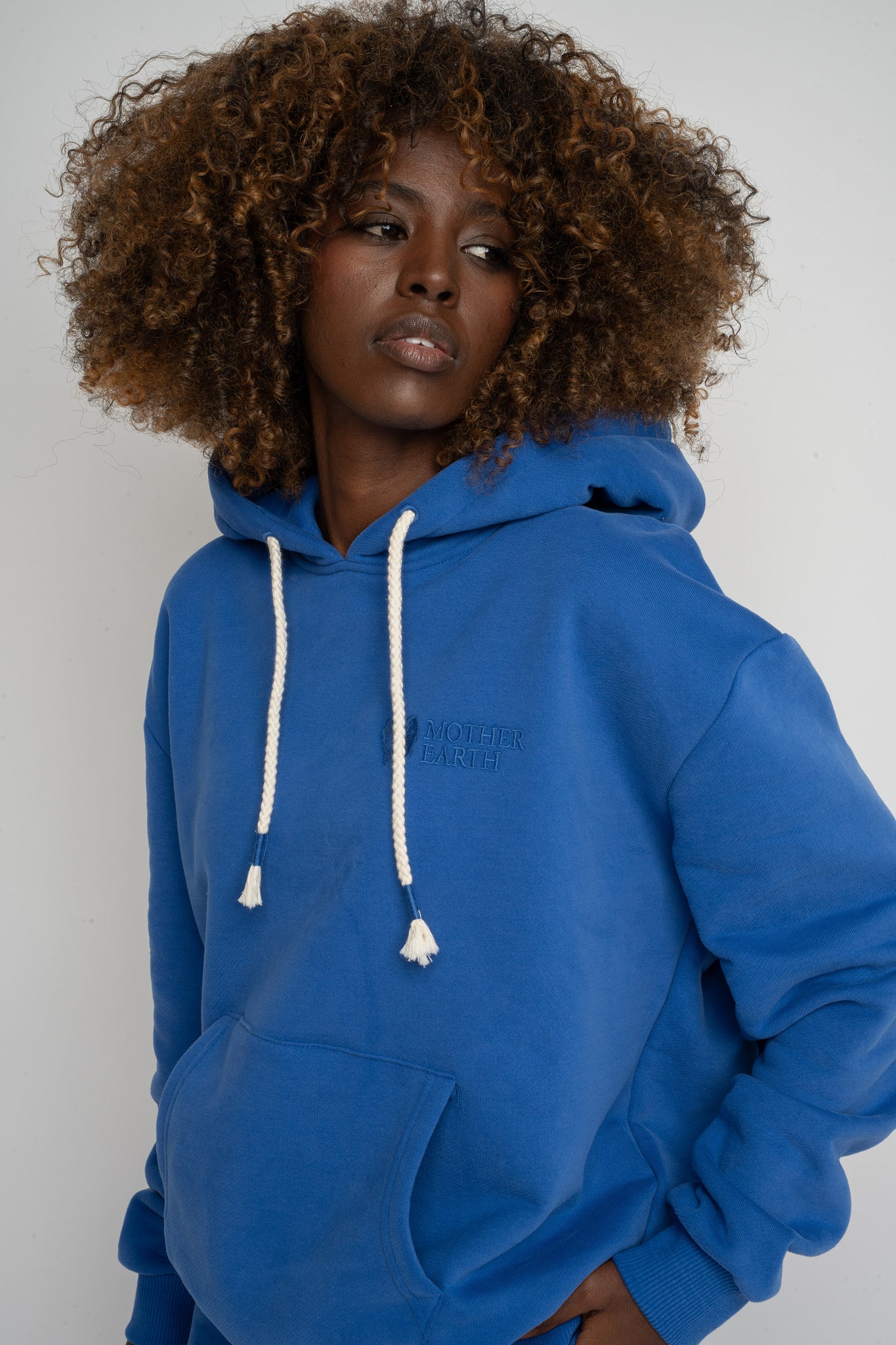 BLUZA Z KAPTUREM CHABROWA - MOHELI