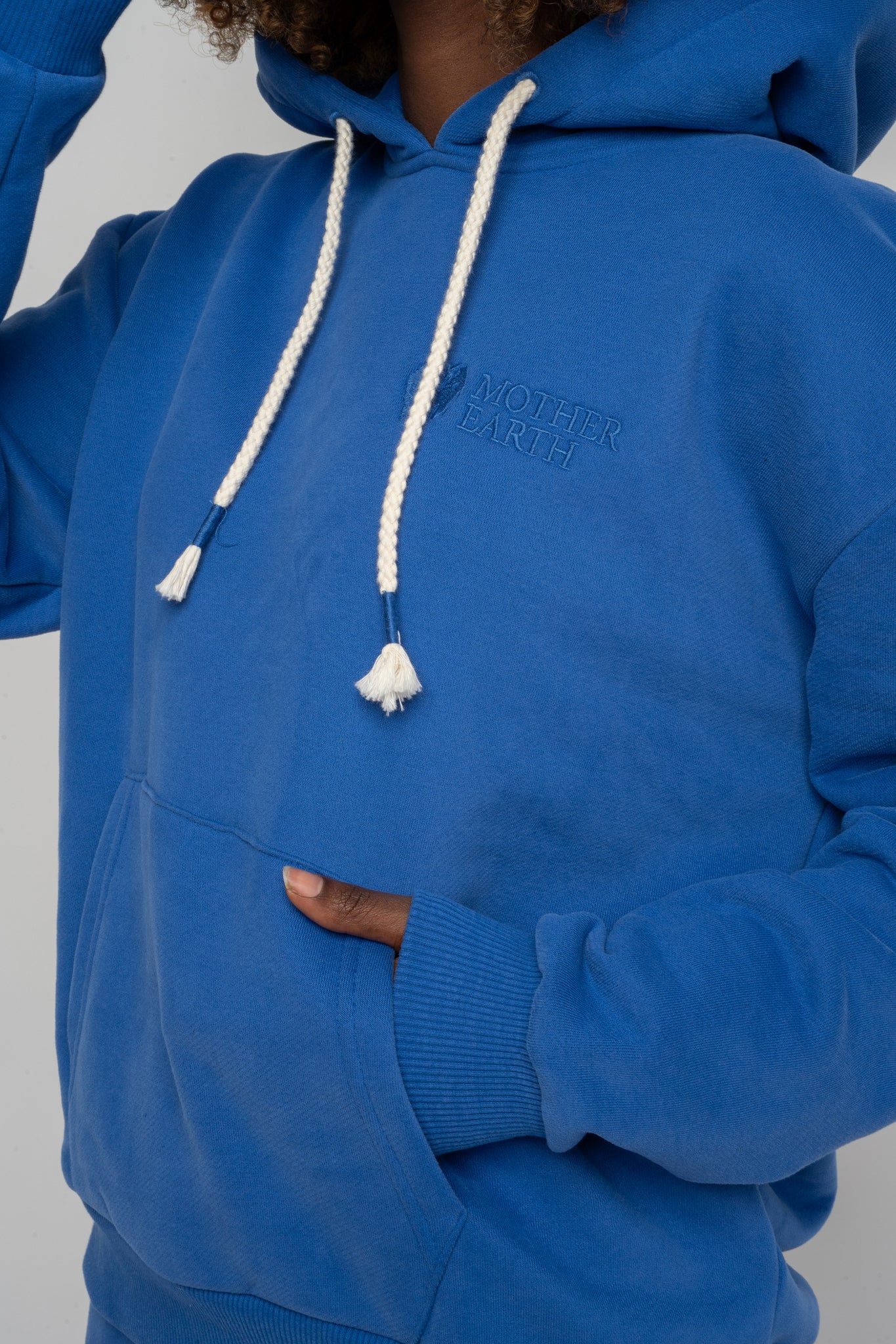 BLUZA Z KAPTUREM CHABROWA - MOHELI