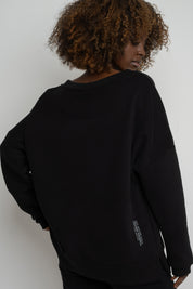 BLUZA OVERSIZE Z SZEROKIM DEKOLTEM CZARNA - MULL