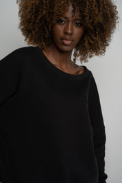 BLUZA OVERSIZE Z SZEROKIM DEKOLTEM CZARNA - MULL