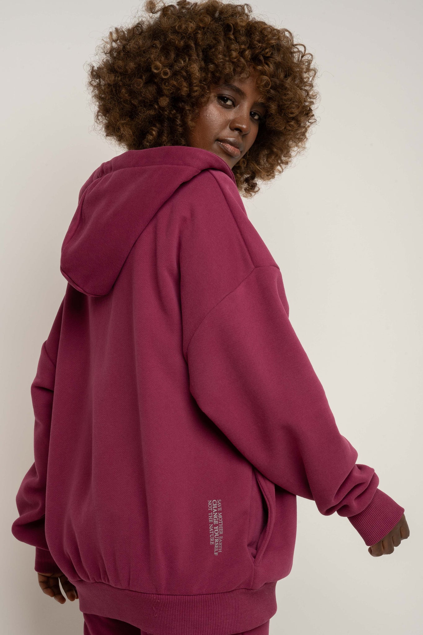 BLUZA Z KAPTUREM ROZPINANA BURGUNDOWA - NIKO