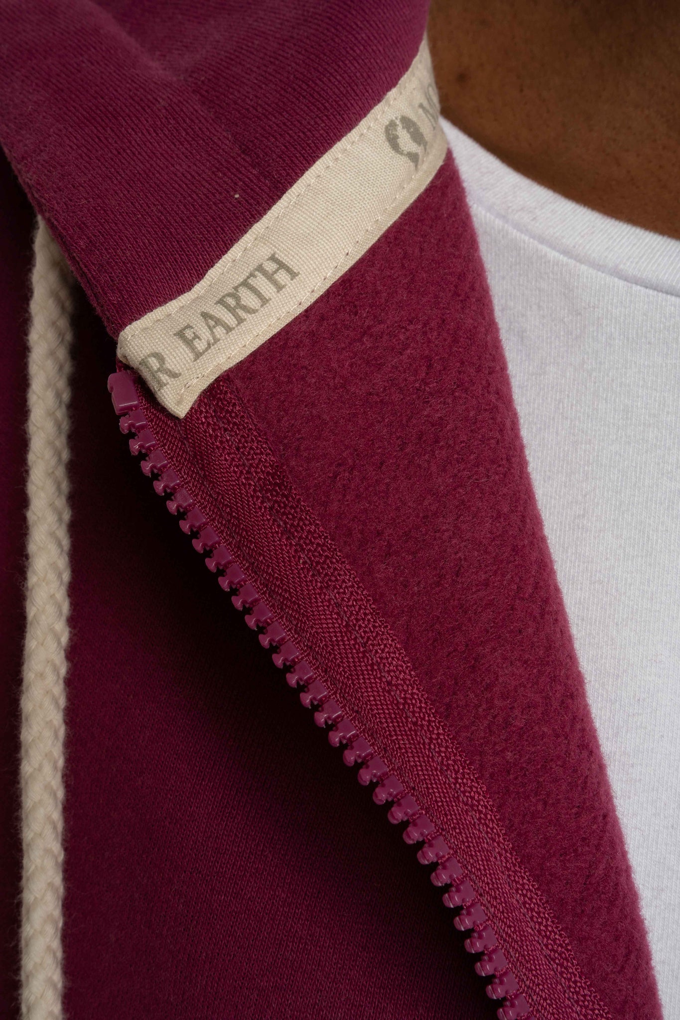 BLUZA Z KAPTUREM ROZPINANA BURGUNDOWA - NIKO