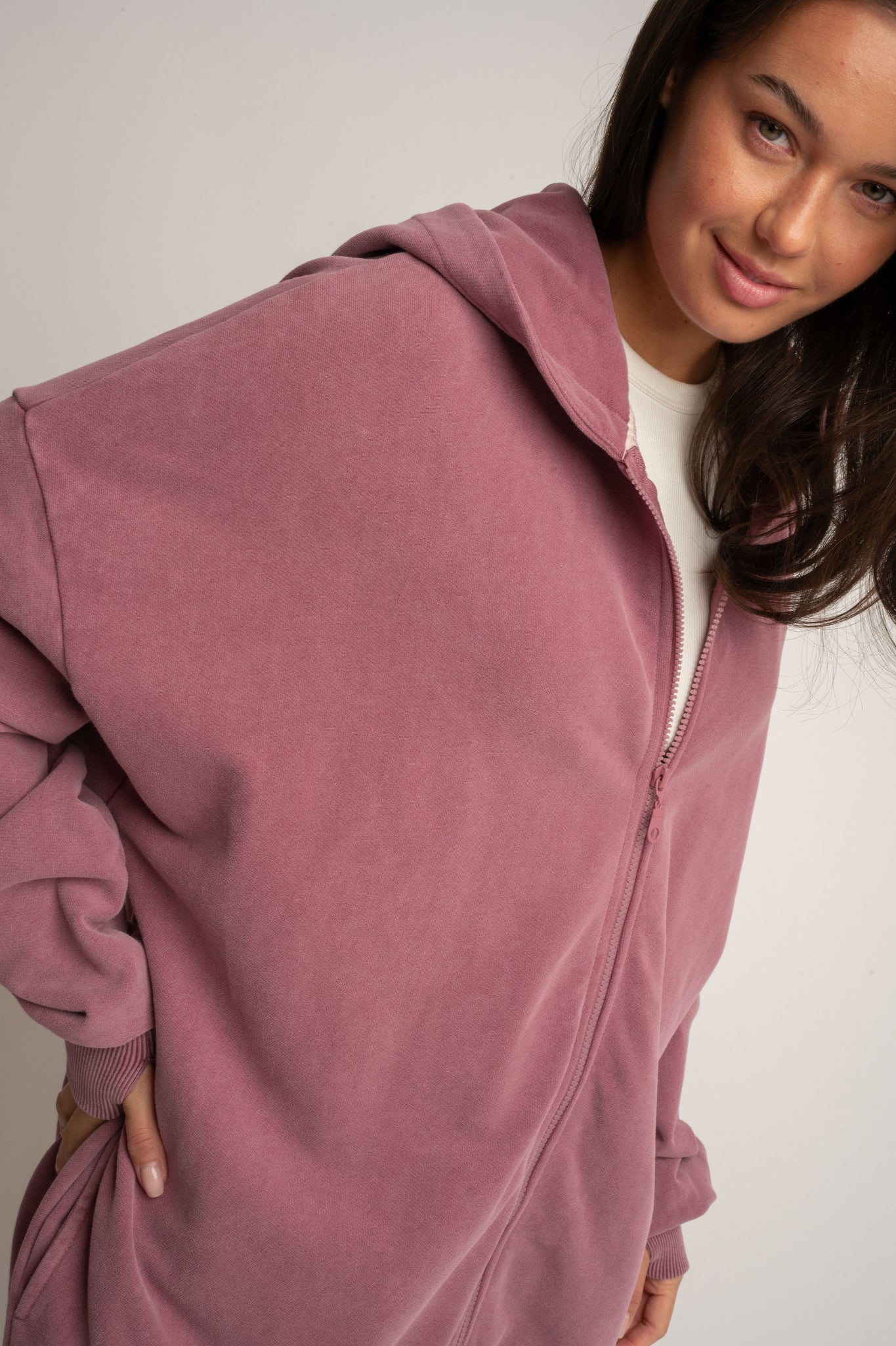 BLUZA Z KAPTUREM Z EFEKTEM WASHED ZGASZONY BURGUND - SKAGEN