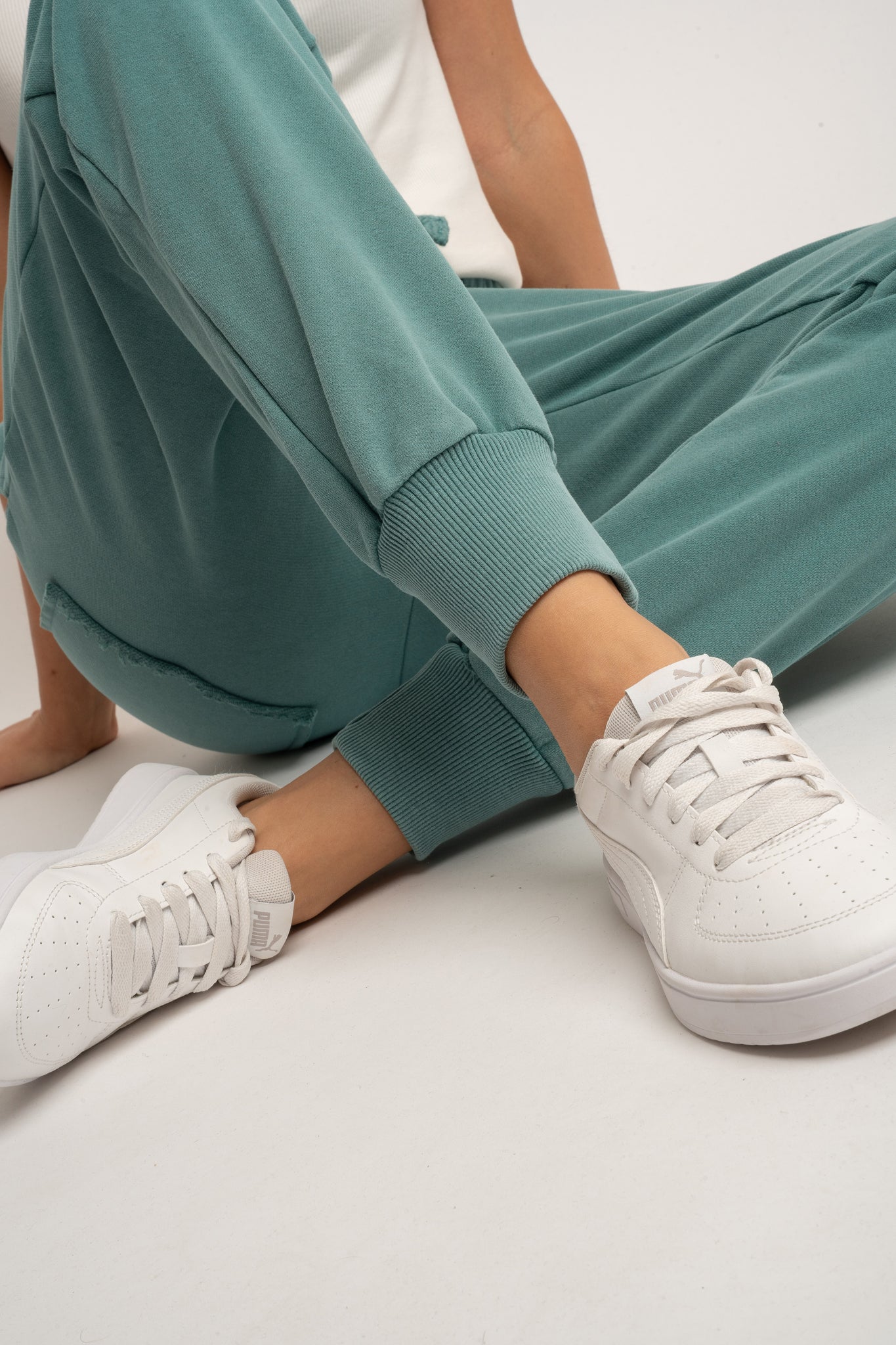 SPODNIE DRESOWE TYPU JOGGER Z EFEKTEM WASHED MORSKIE - ODENSE