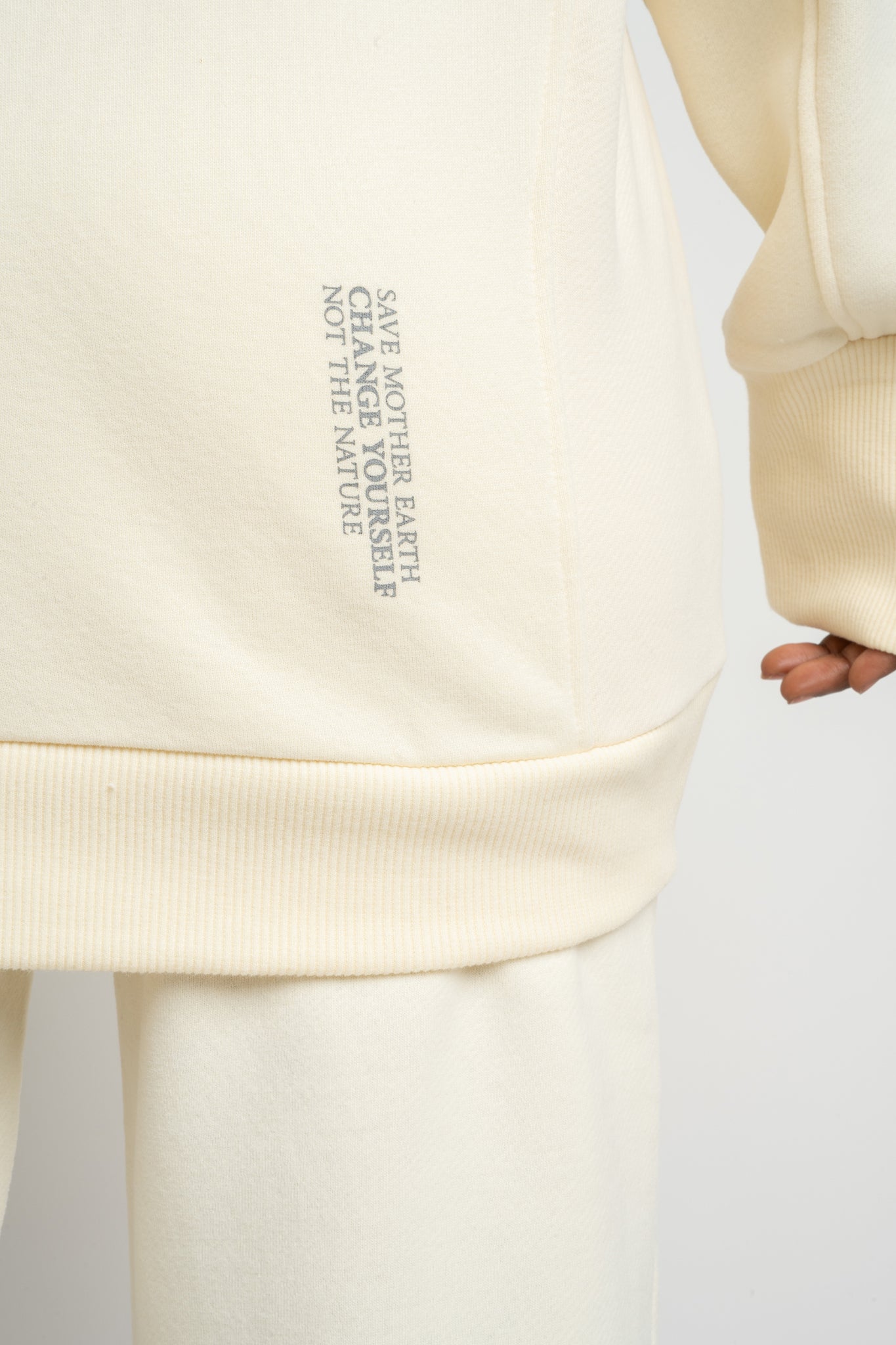BLUZA OVERSIZE Z KAPTUREM ECRU - EGERIA