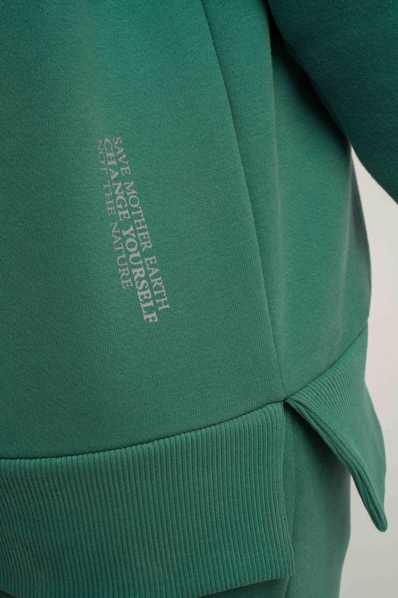 BLUZA OVERSIZE Z SZEROKIM DEKOLTEM ZIELONA - MULL
