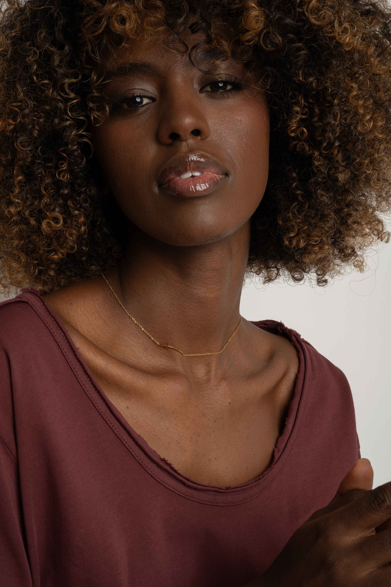 OVERSIZED T-SHIRT WITH A DELICATE WASH EFFECT, BURGUNDY - NUSA