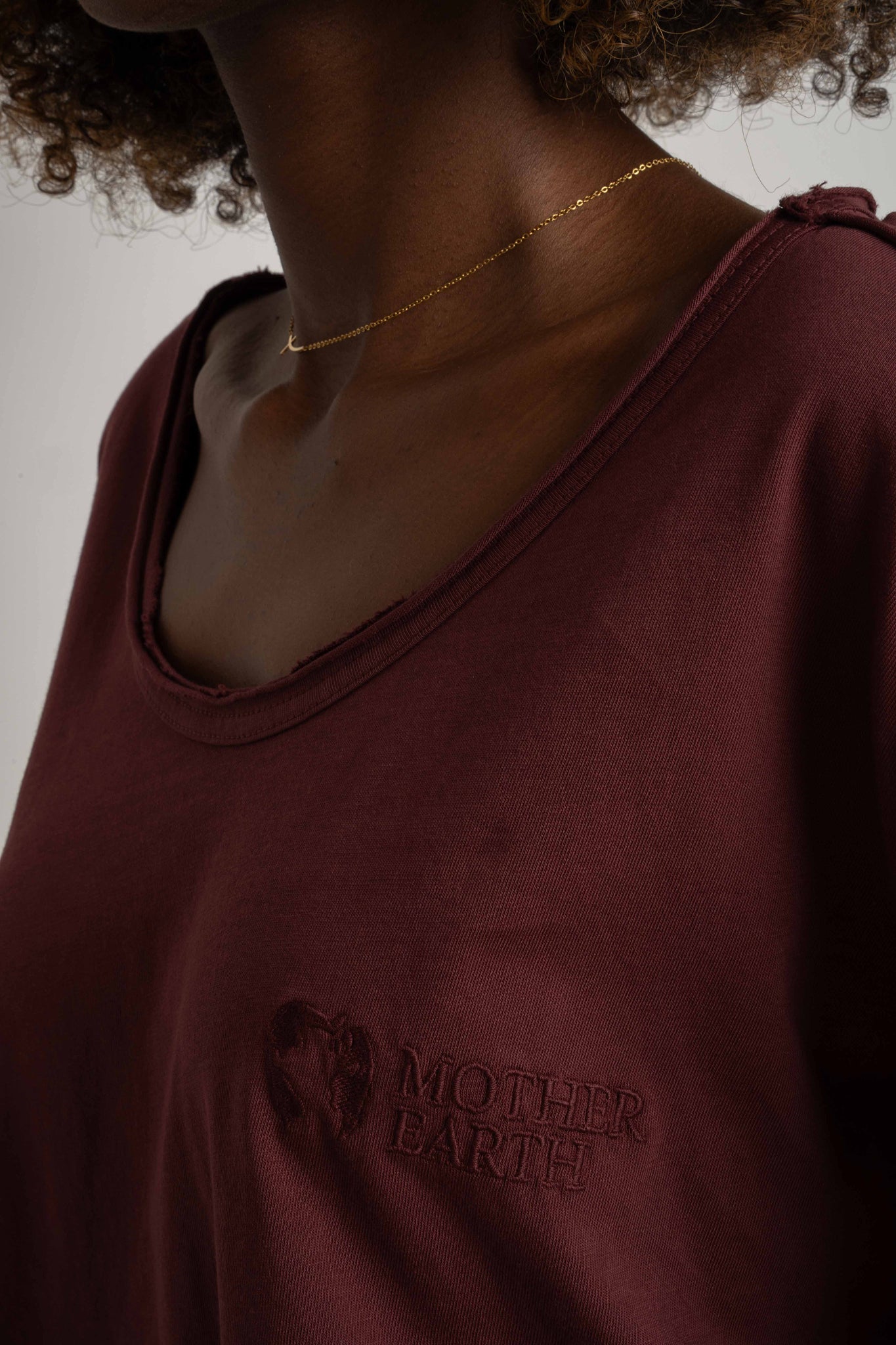 OVERSIZED T-SHIRT WITH A DELICATE WASH EFFECT, BURGUNDY - NUSA