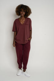 OVERSIZED T-SHIRT WITH A DELICATE WASH EFFECT, BURGUNDY - FLORES