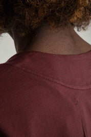 OVERSIZED T-SHIRT WITH A DELICATE WASH EFFECT, BURGUNDY - FLORES