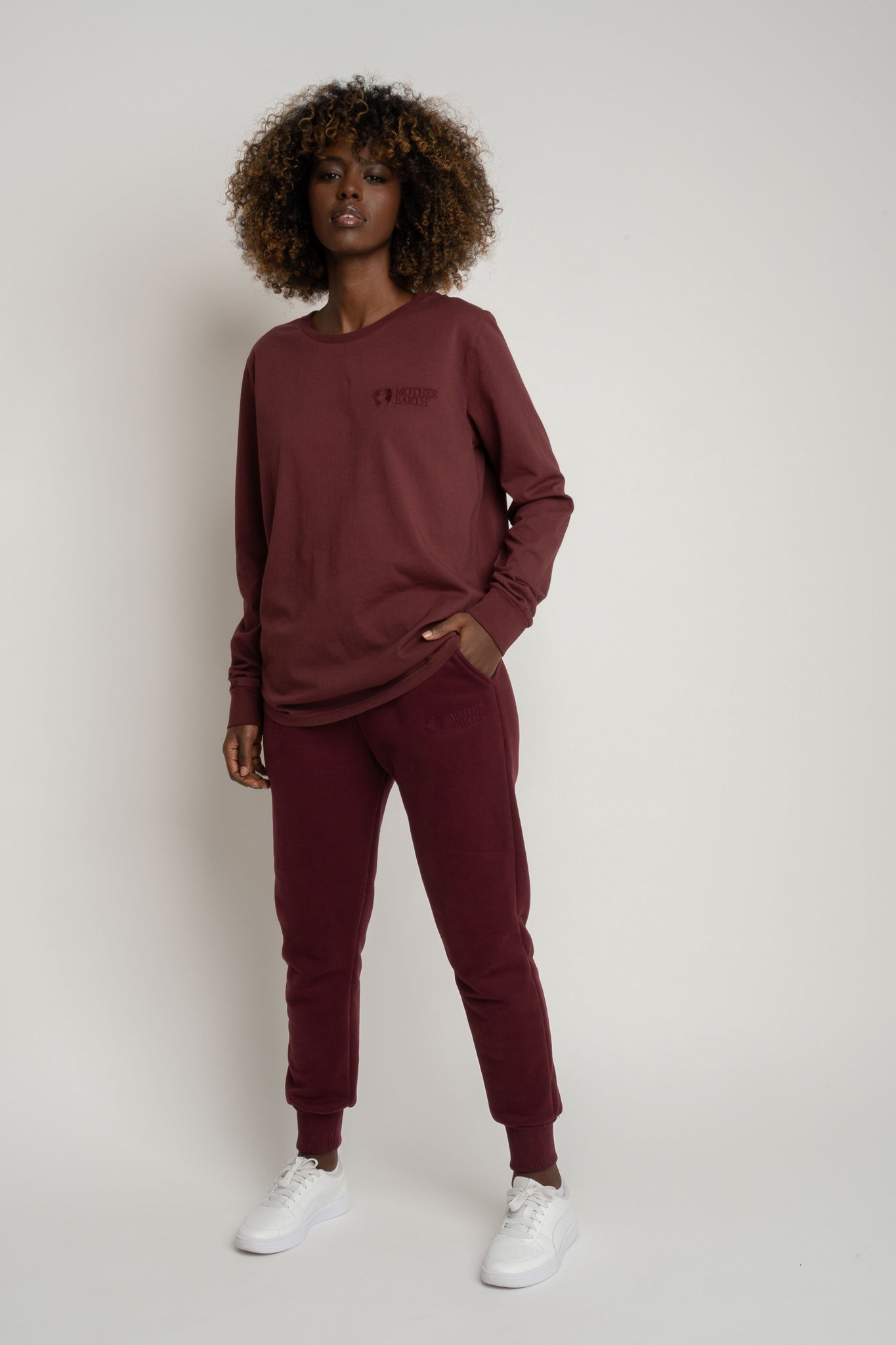 OVERSIZED LONGSLEEVE WITH A DELICATE BURGUNDY WASH EFFECT - GILI