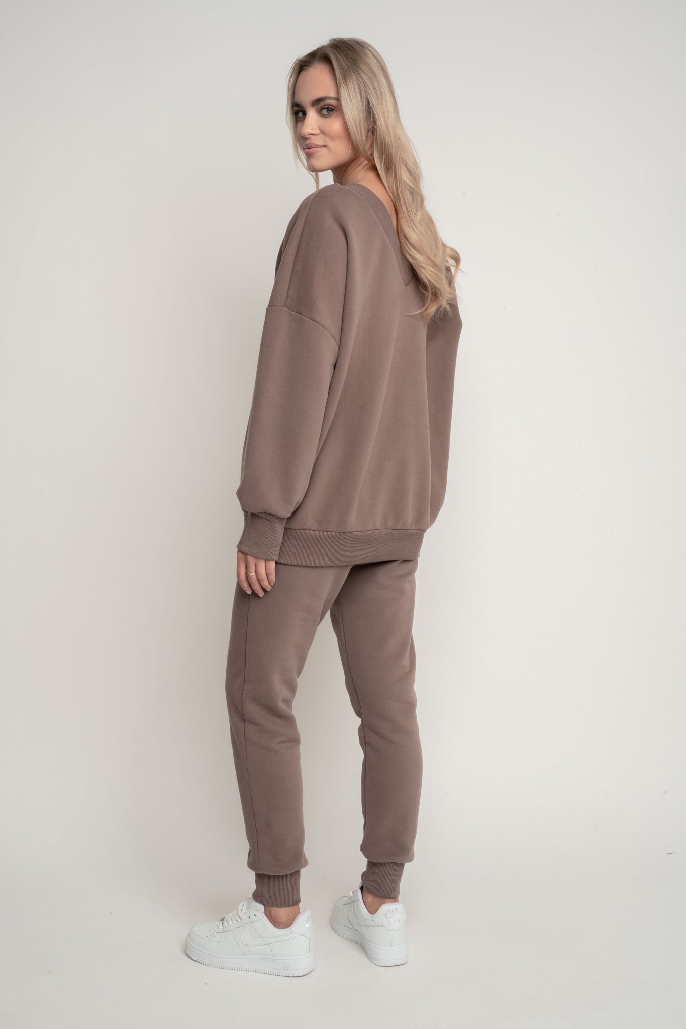 BLUZA Z DEKOLTEM OVERSIZE CAPPUCCINO - BISCOE