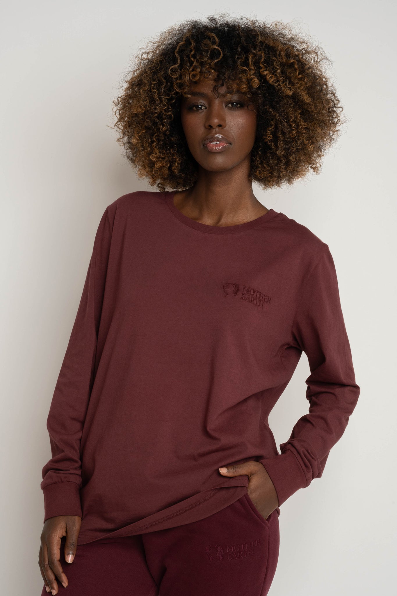 OVERSIZED LONGSLEEVE WITH A DELICATE BURGUNDY WASH EFFECT - GILI