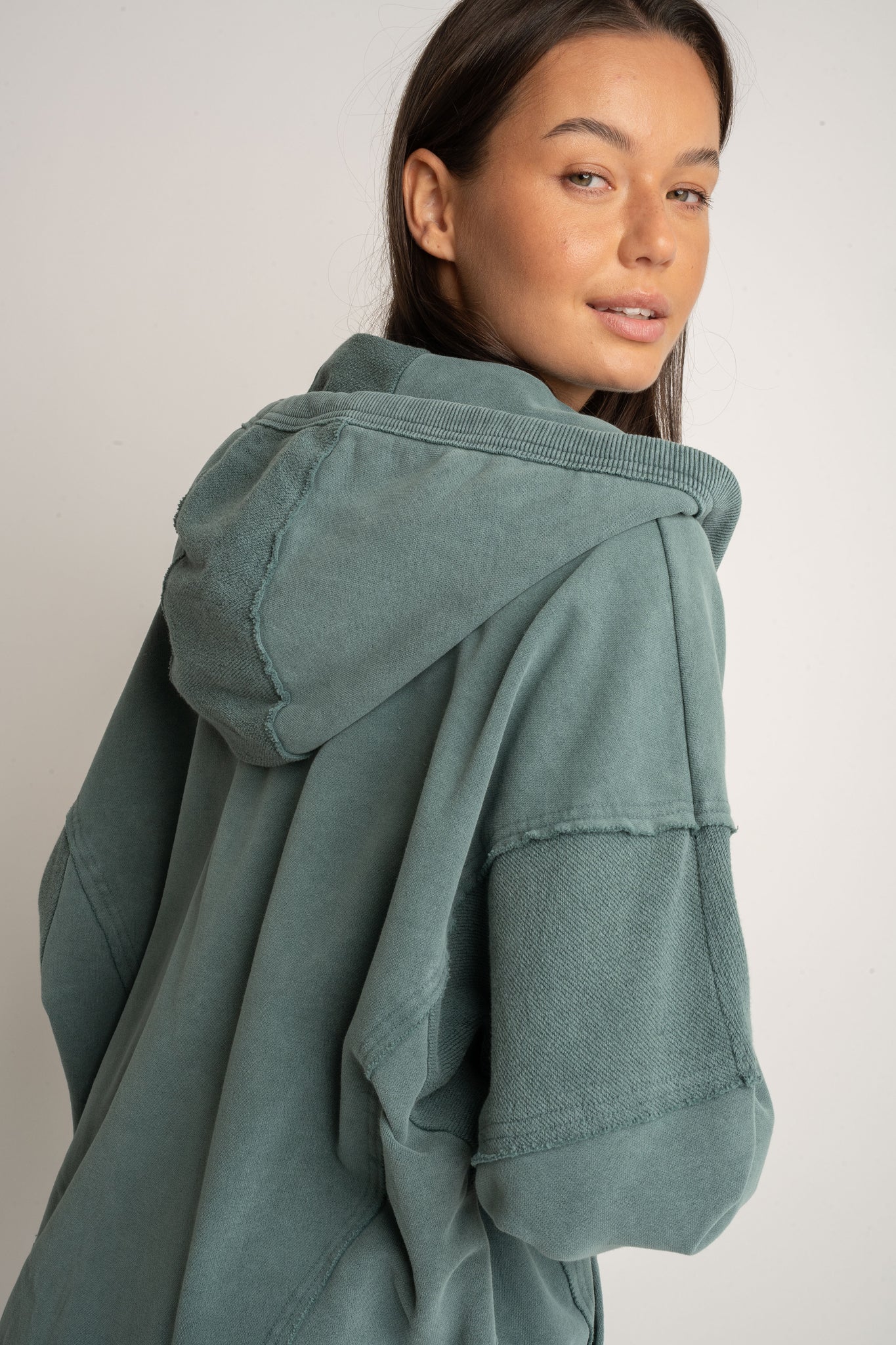 OVERSIZED WASHED HOODIE IN GREEN - TRONDHEIM