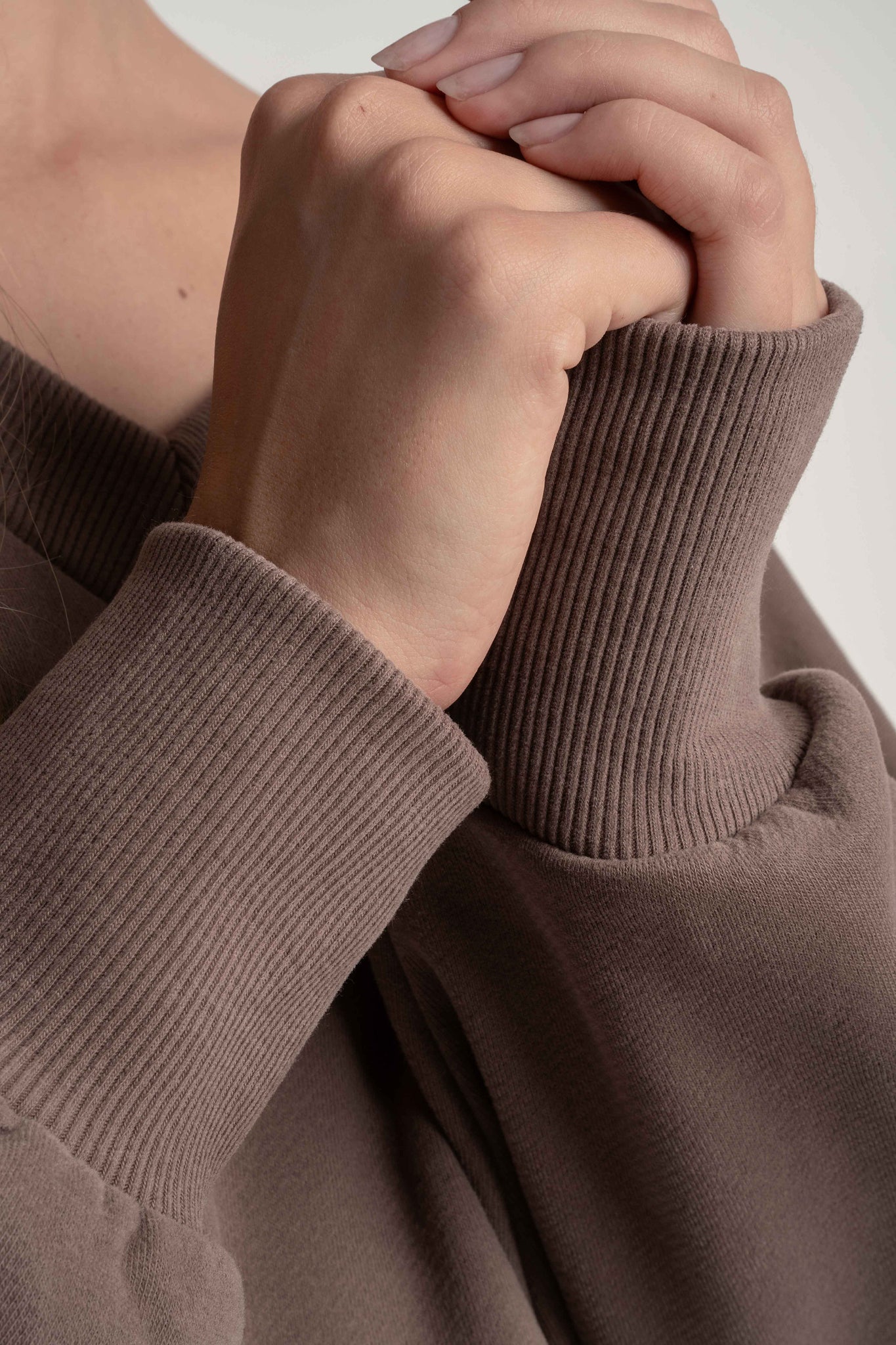 BLUZA Z DEKOLTEM OVERSIZE CAPPUCCINO - BISCOE