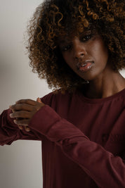 OVERSIZED LONGSLEEVE WITH A DELICATE BURGUNDY WASH EFFECT - GILI