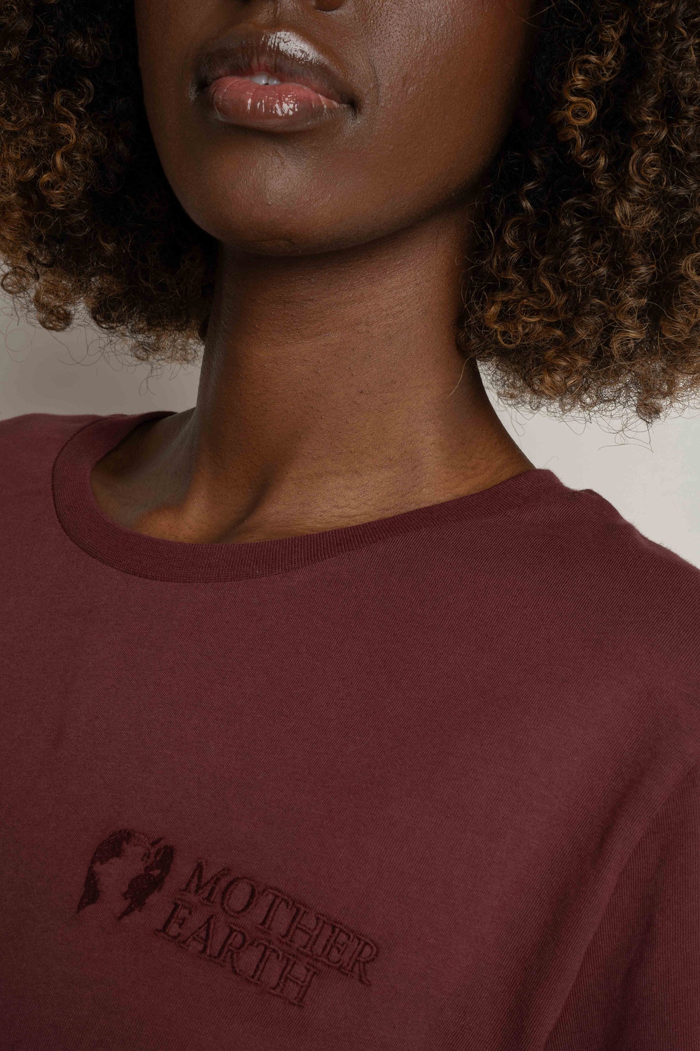 OVERSIZED LONGSLEEVE WITH A DELICATE BURGUNDY WASH EFFECT - GILI
