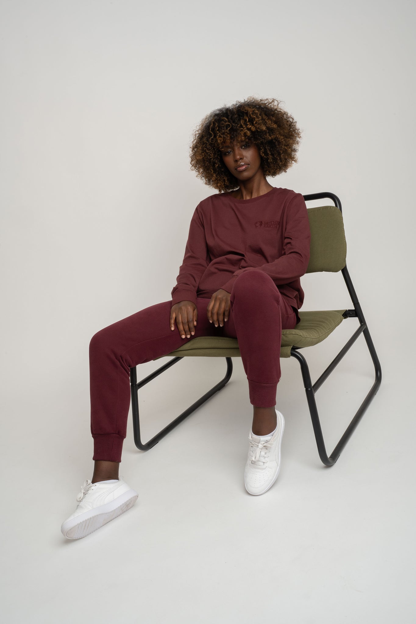 OVERSIZED LONGSLEEVE WITH A DELICATE BURGUNDY WASH EFFECT - GILI