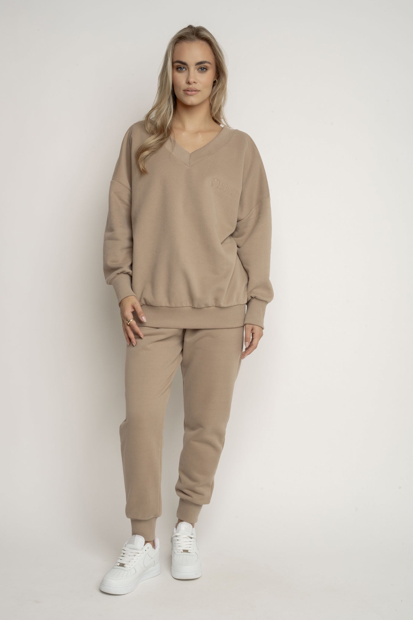 BLUZA Z DEKOLTEM OVERSIZE JASNOBRĄZOWA - BISCOE