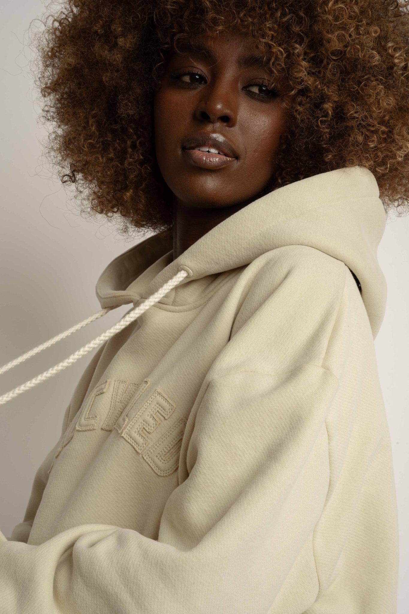 LIGHT BEIGE HOODIE - MOHELI RECYCLED