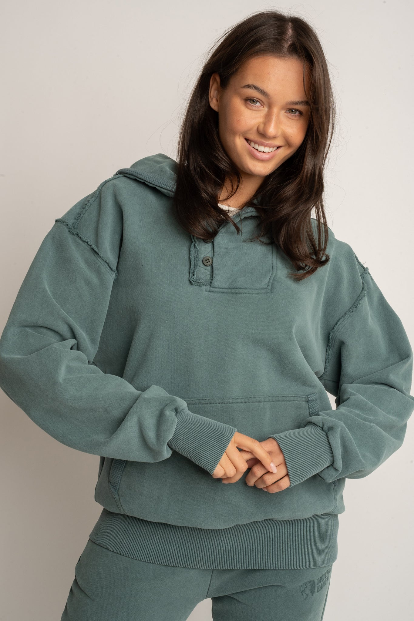 WASHED EFFECT HOODIE GREEN - KUOPIO