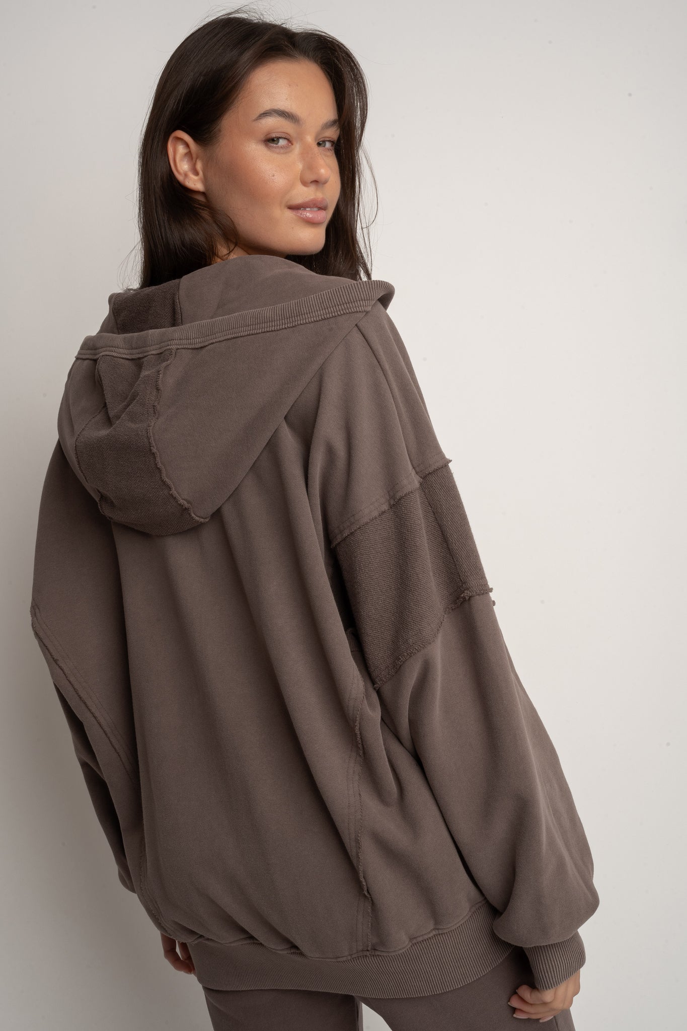 OVERSIZED HOODIE WITH WASHED EFFECT BROWN - TRONDHEIM