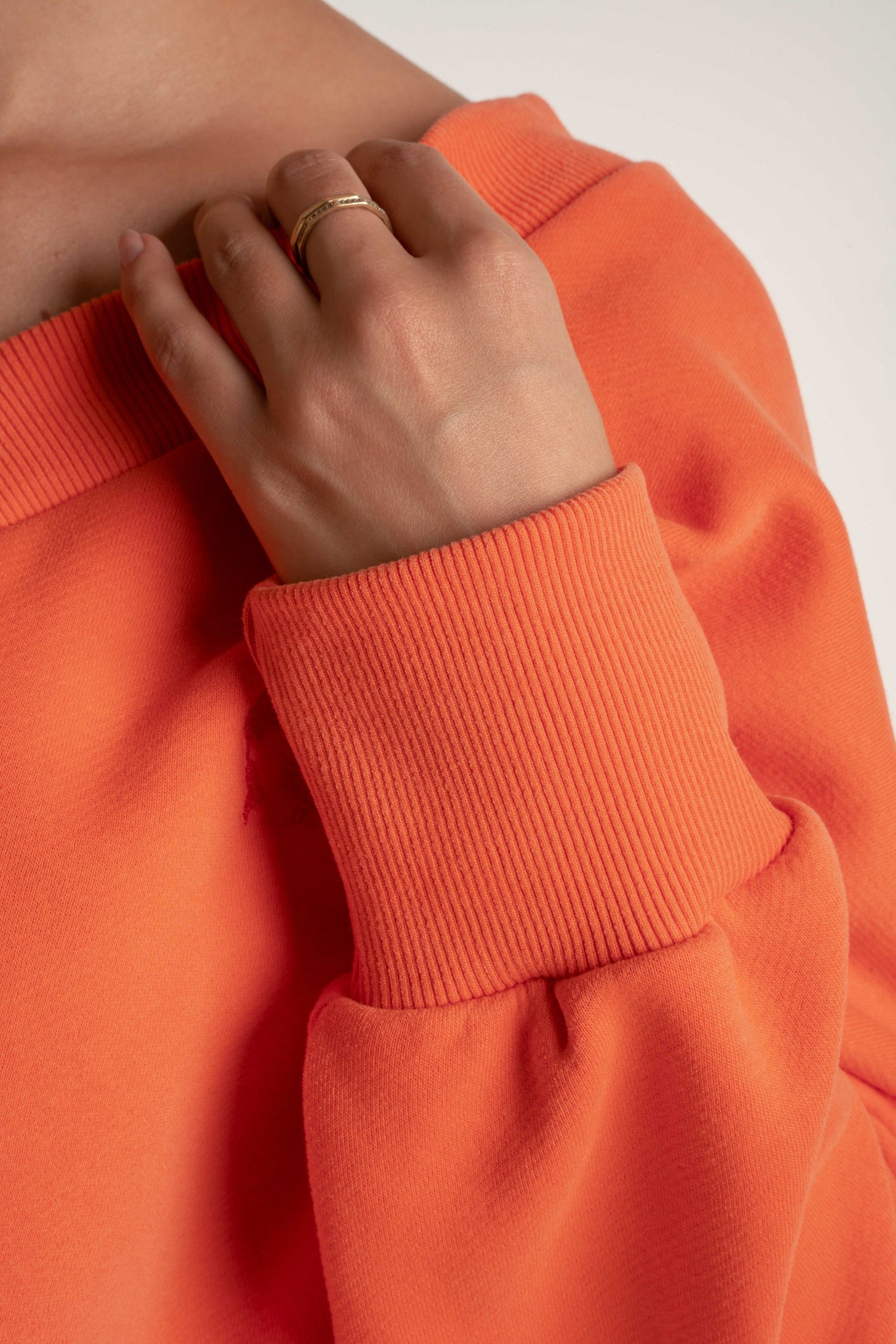 BLUZA Z DEKOLTEM OVERSIZE POMARAŃCZOWA- BISCOE