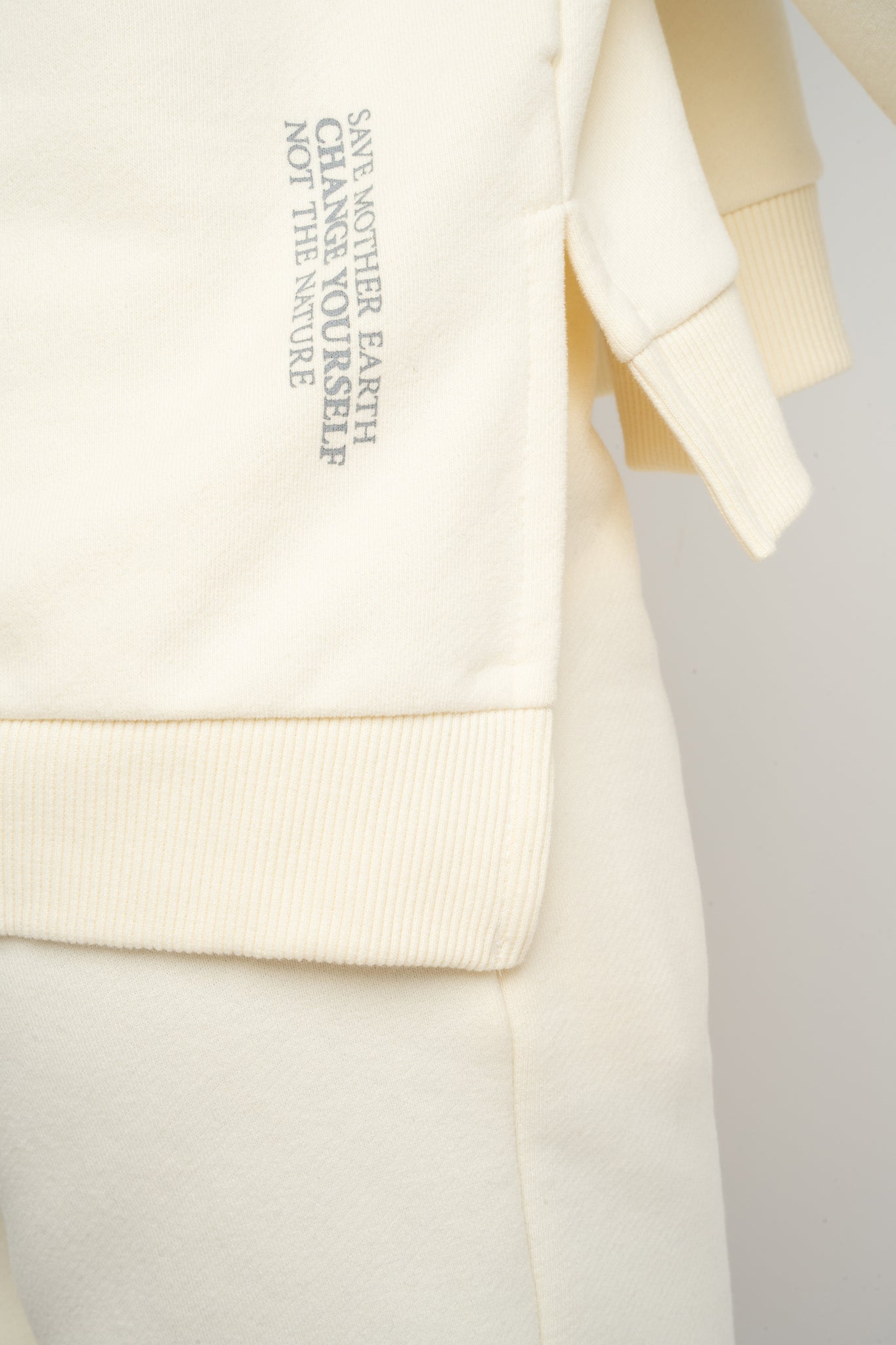 BLUZA O KROJU REGULAR FIT Z DŁUŻSZYM TYŁEM ECRU- COOK