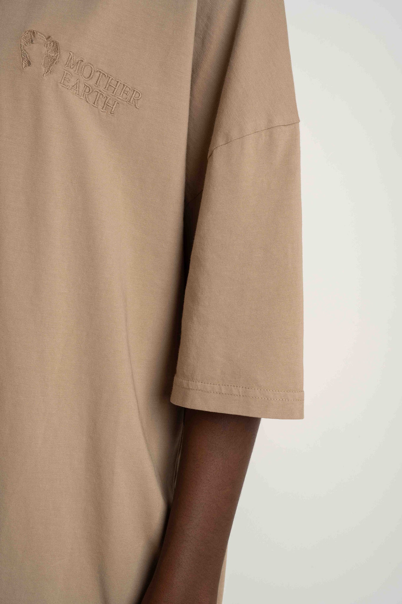 OVERSIZED T-SHIRT WITH A DELICATE WASH EFFECT, BEIGE - KOMODO