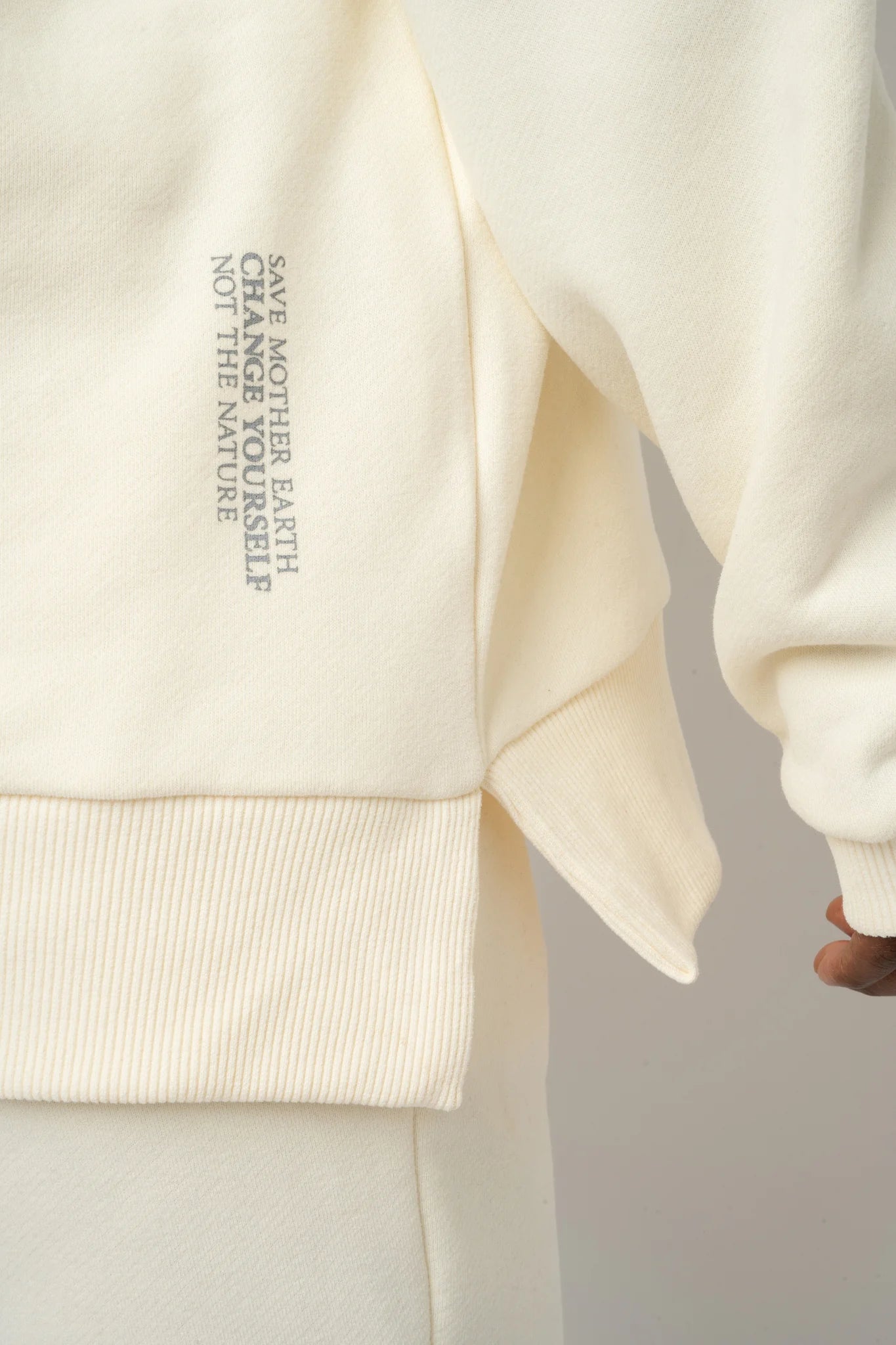 OVERSIZED SWEATSHIRT WITH A WIDE NECKLINE 2ND DROP ECRU - MULL