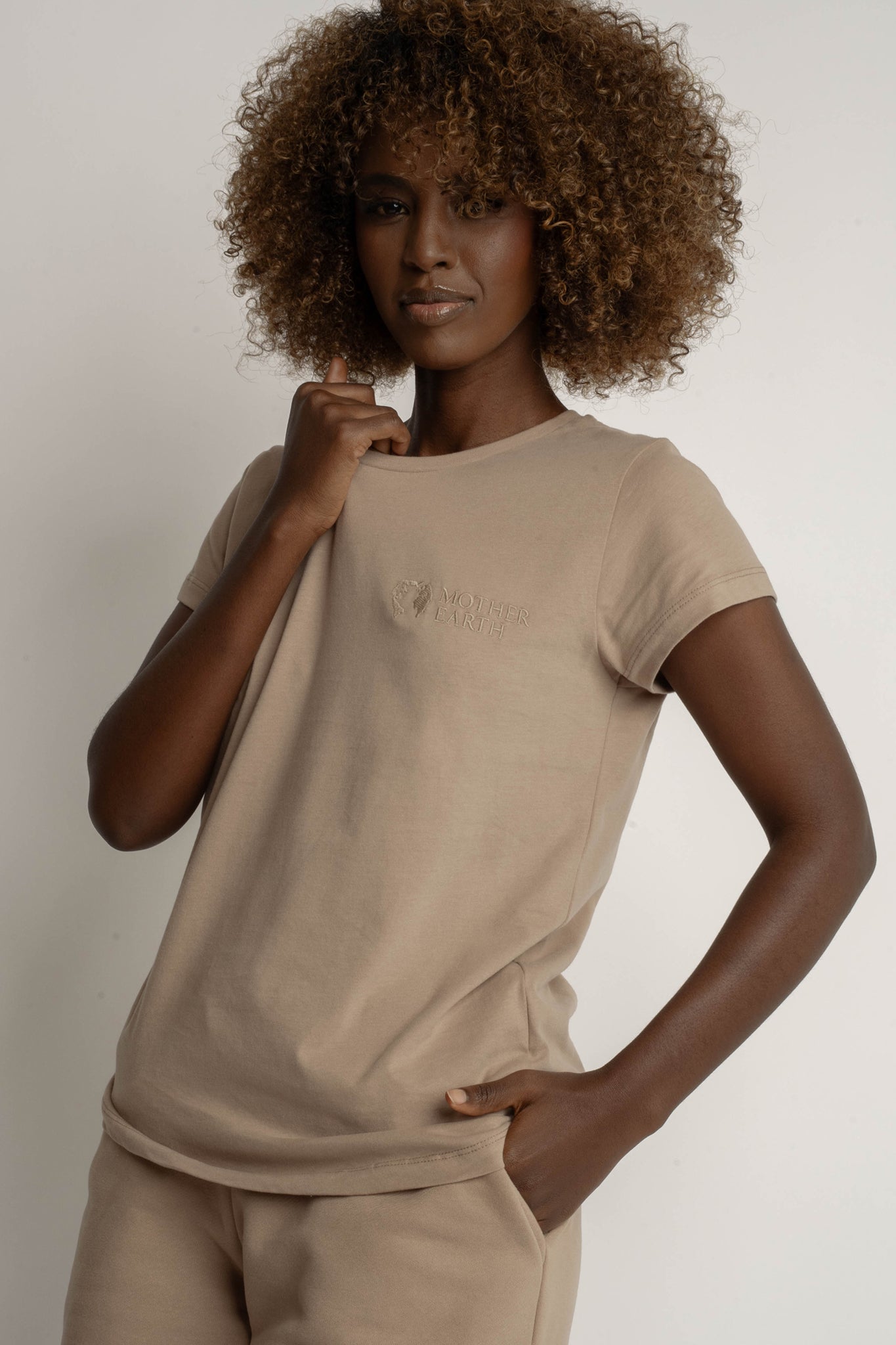 WOMEN'S LIGHT BROWN T-SHIRT - SALINA