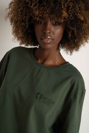 T-SHIRT OVERSIZE Z DELIKATNYM EFEKTEM SPRANIA ZIELONY - OYSTER